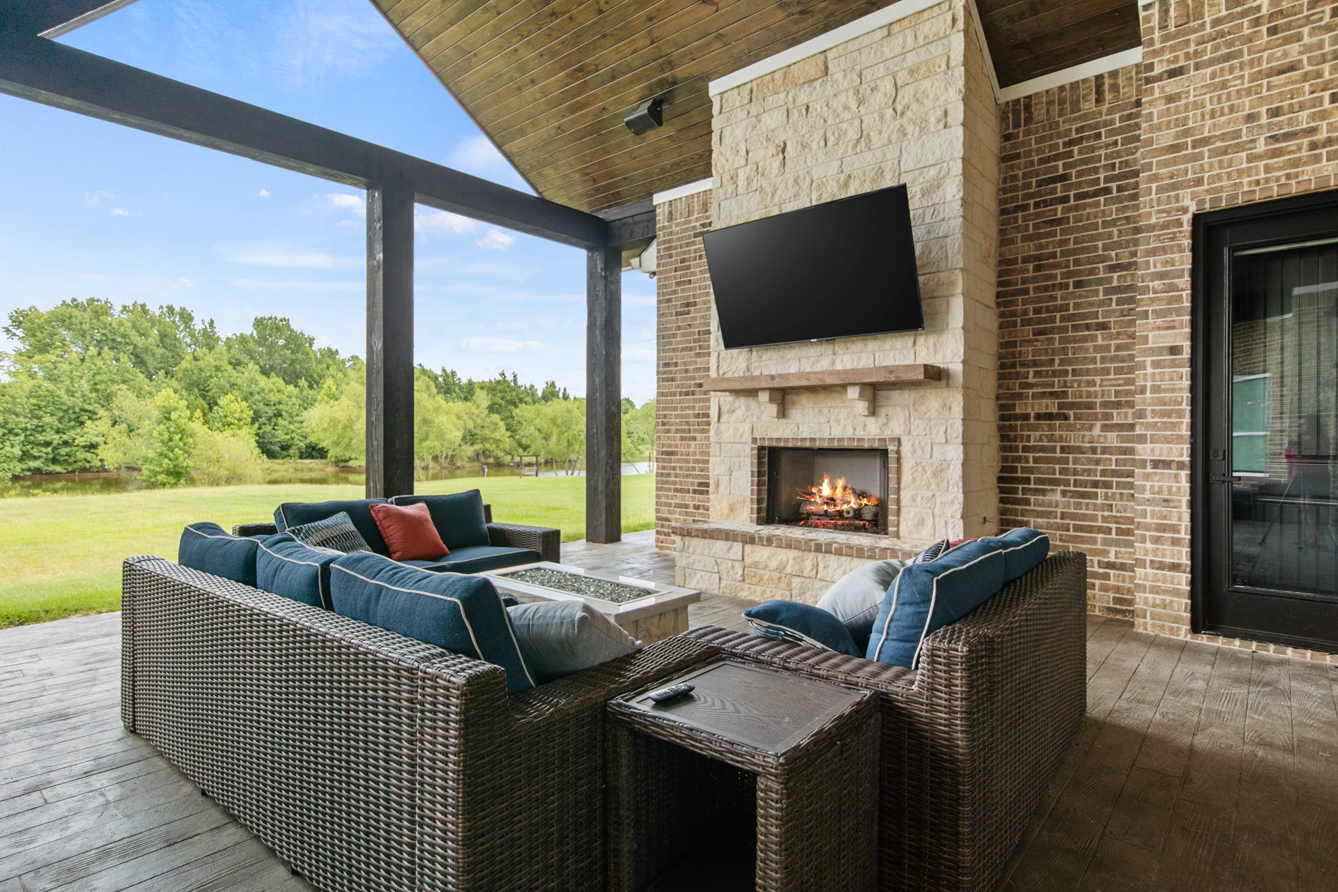 367 Private Road 54166