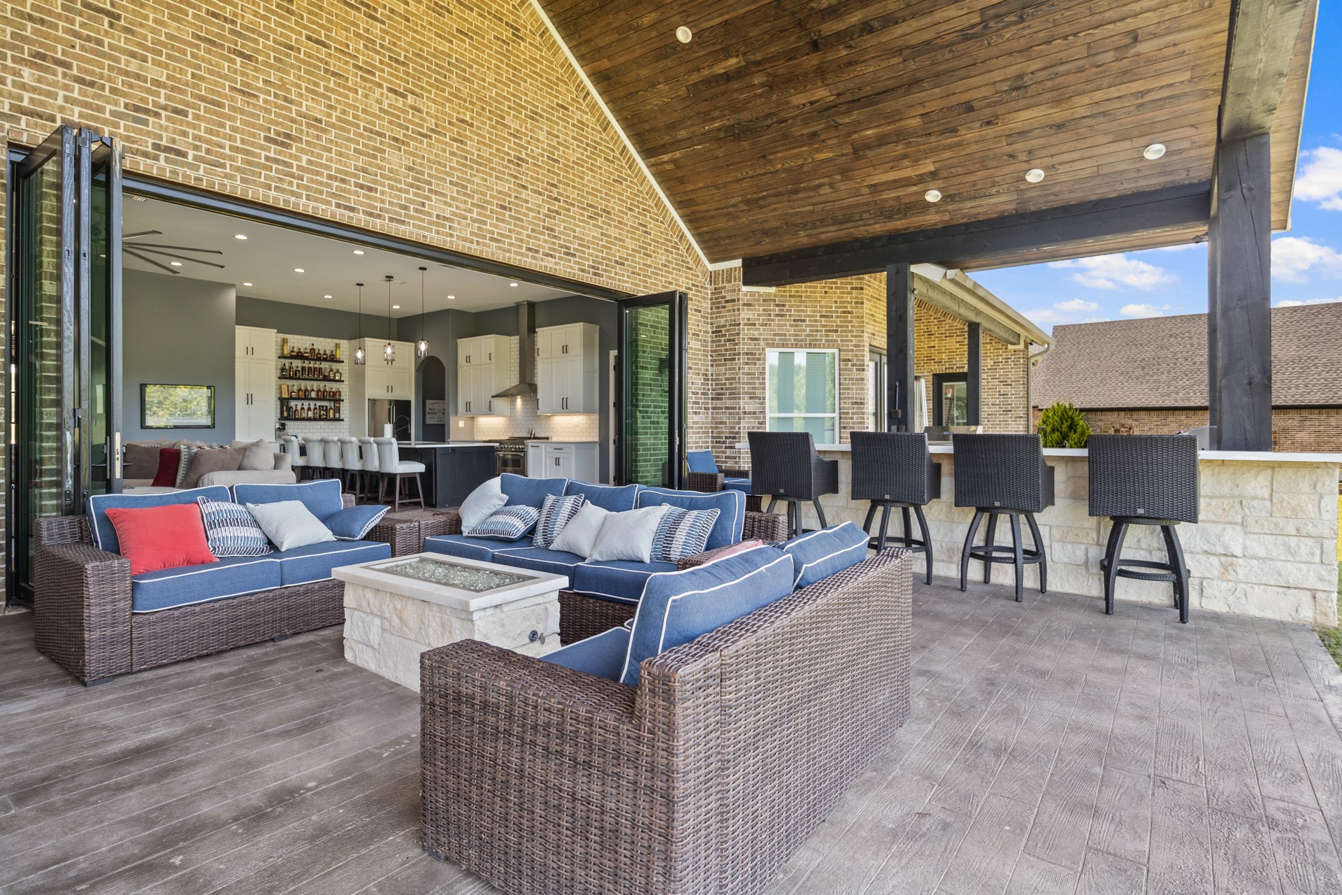 367 Private Road 54166