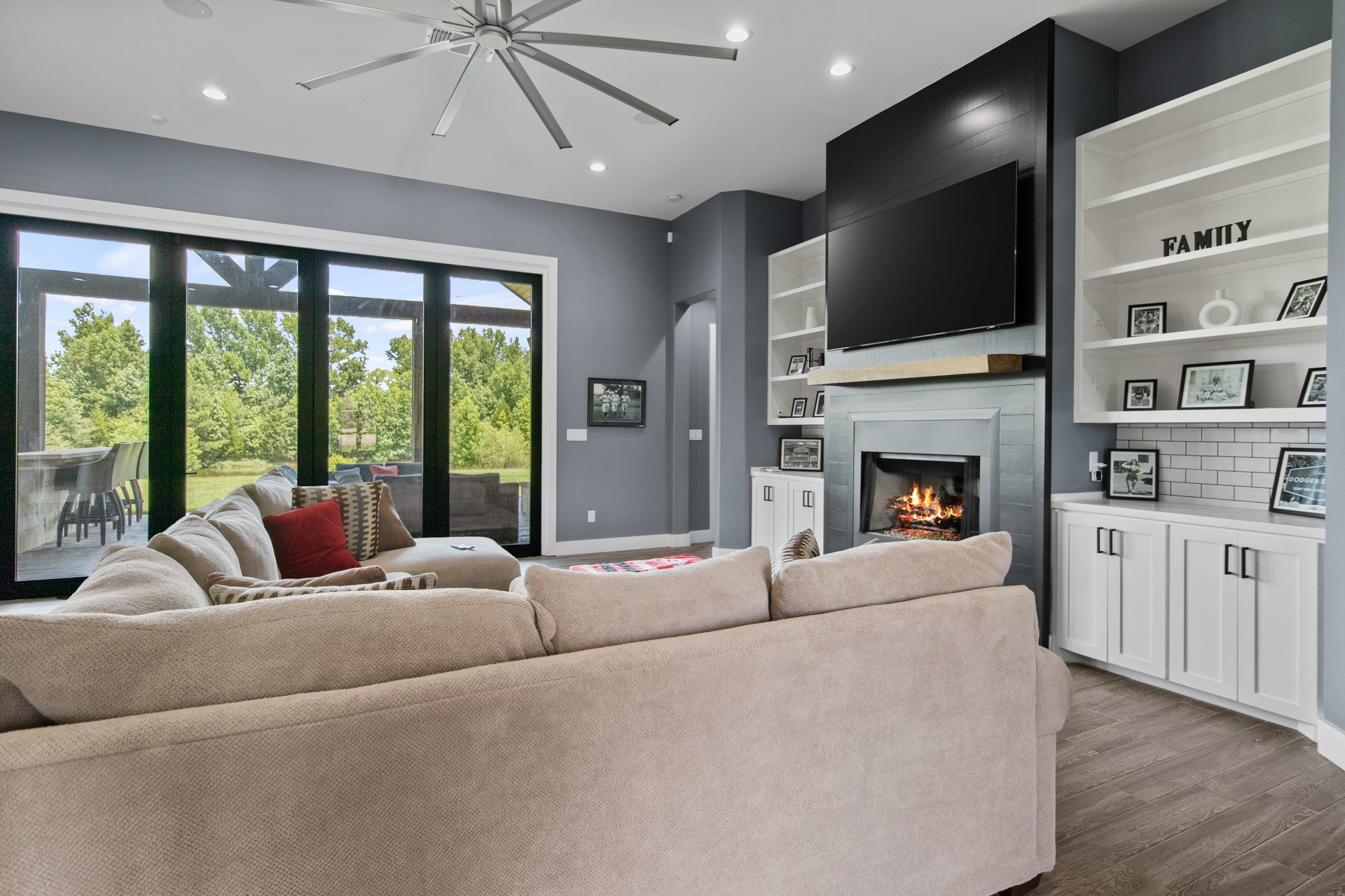 367 Private Road 54166