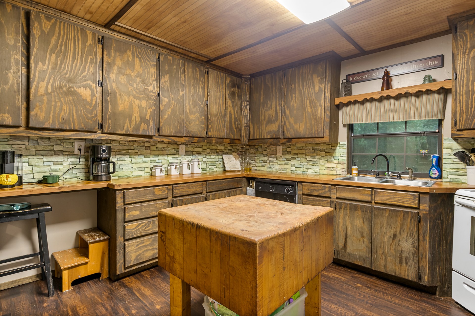 1710 COUNTY ROAD 2928
