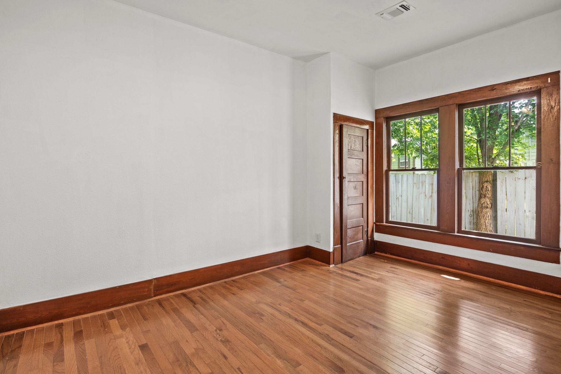 207 W 3rd Street
