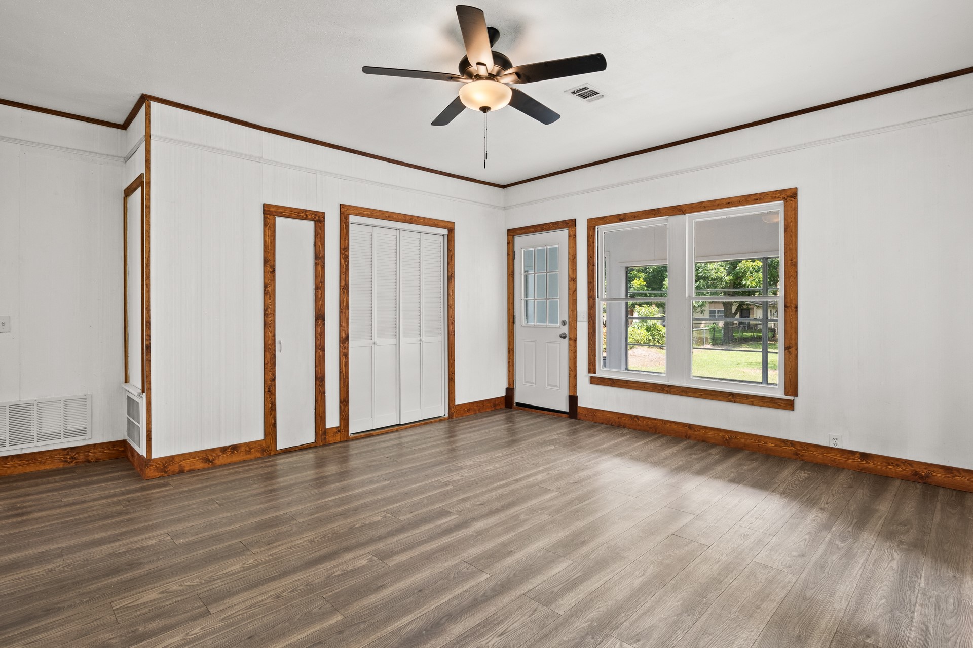 207 W 3rd Street