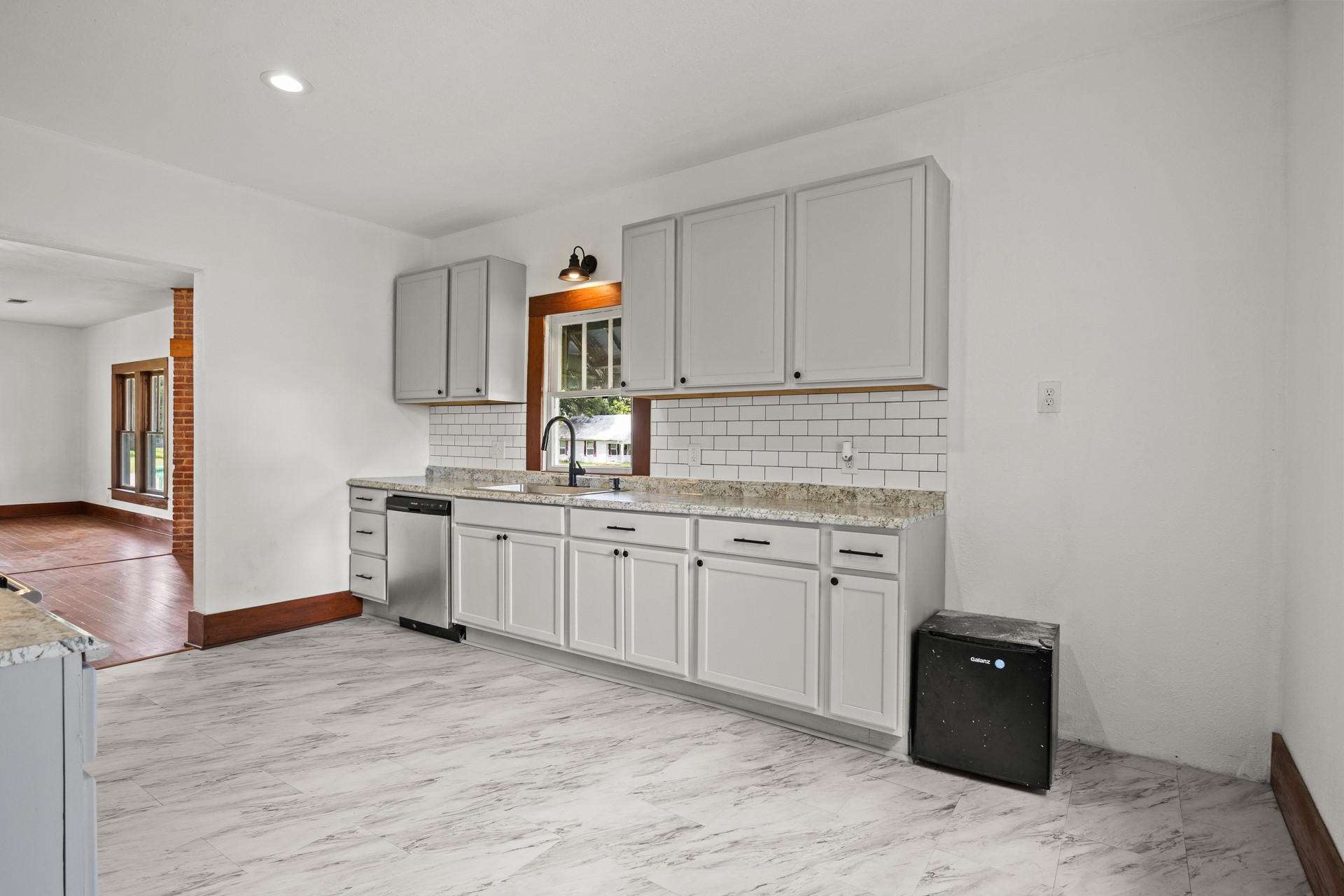 207 W 3rd Street