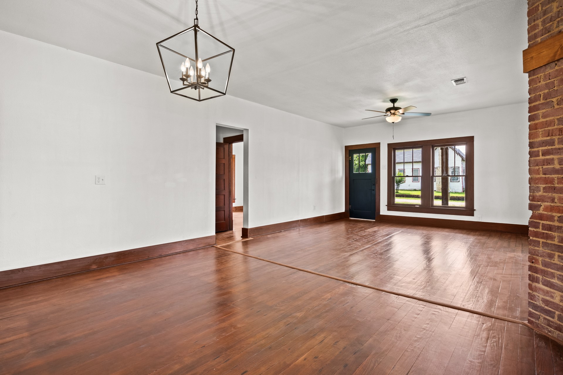 207 W 3rd Street