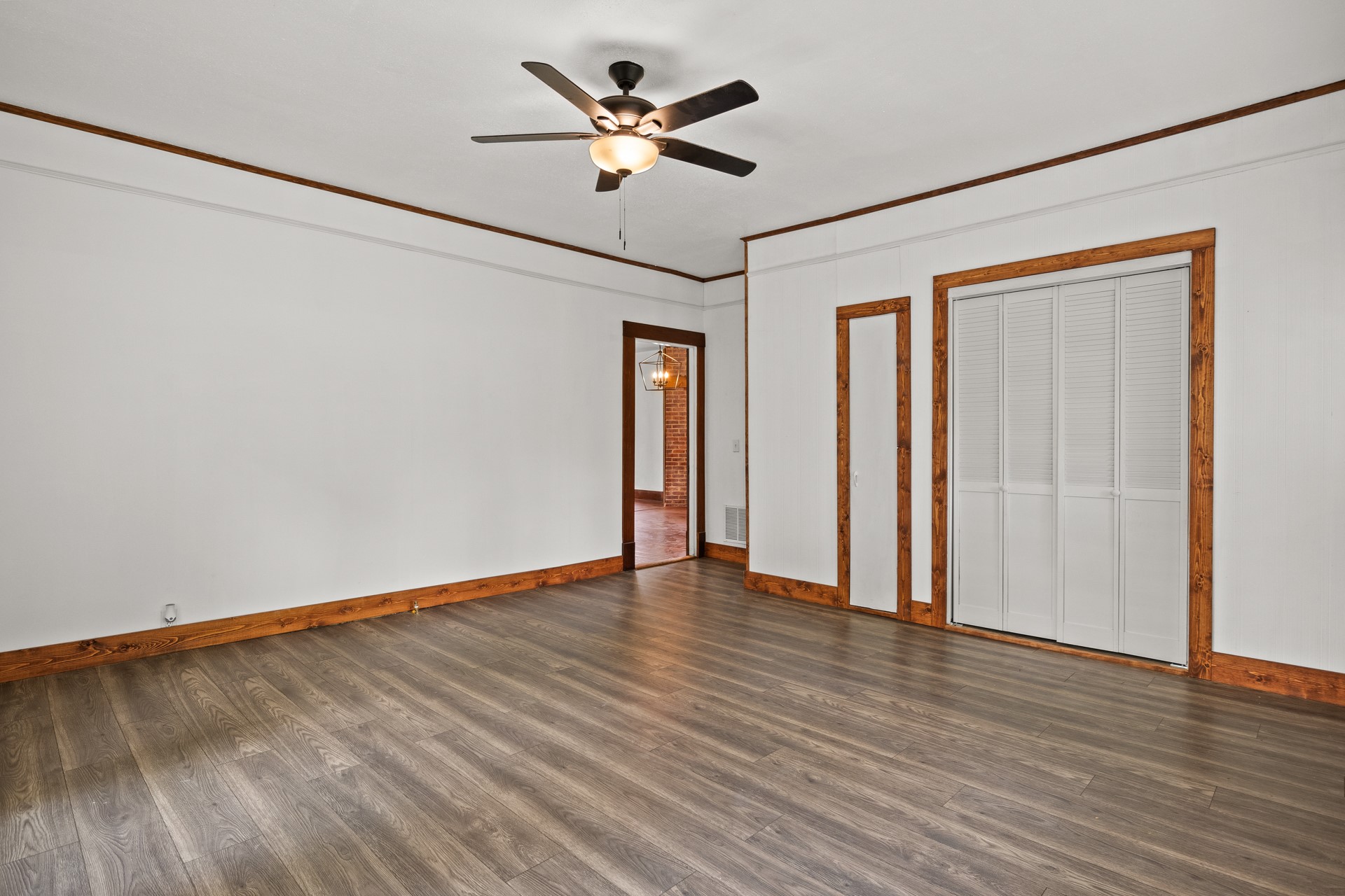 207 W 3rd Street