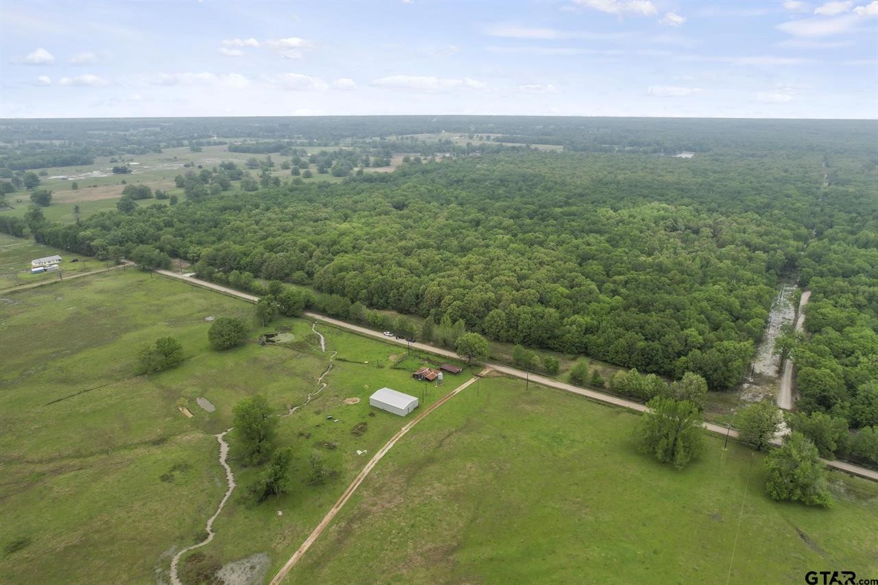 956 NE County Road 2220