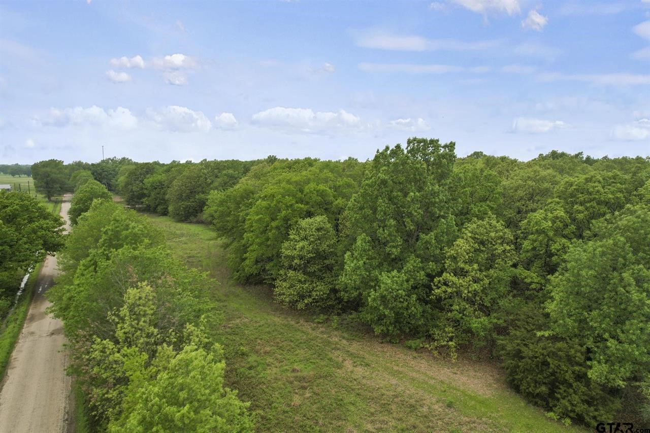 956 NE County Road 2220
