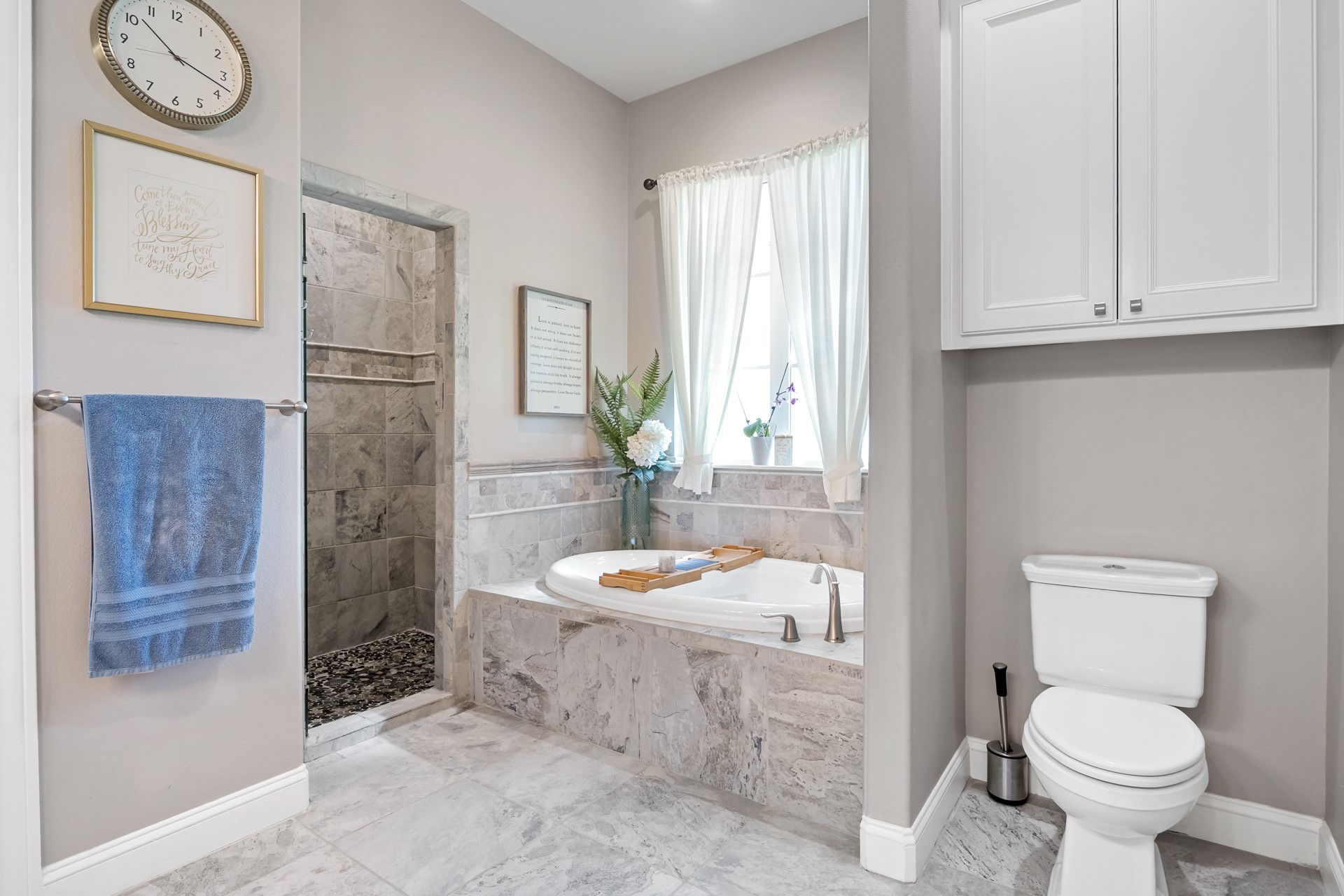 245 Private Road 2714