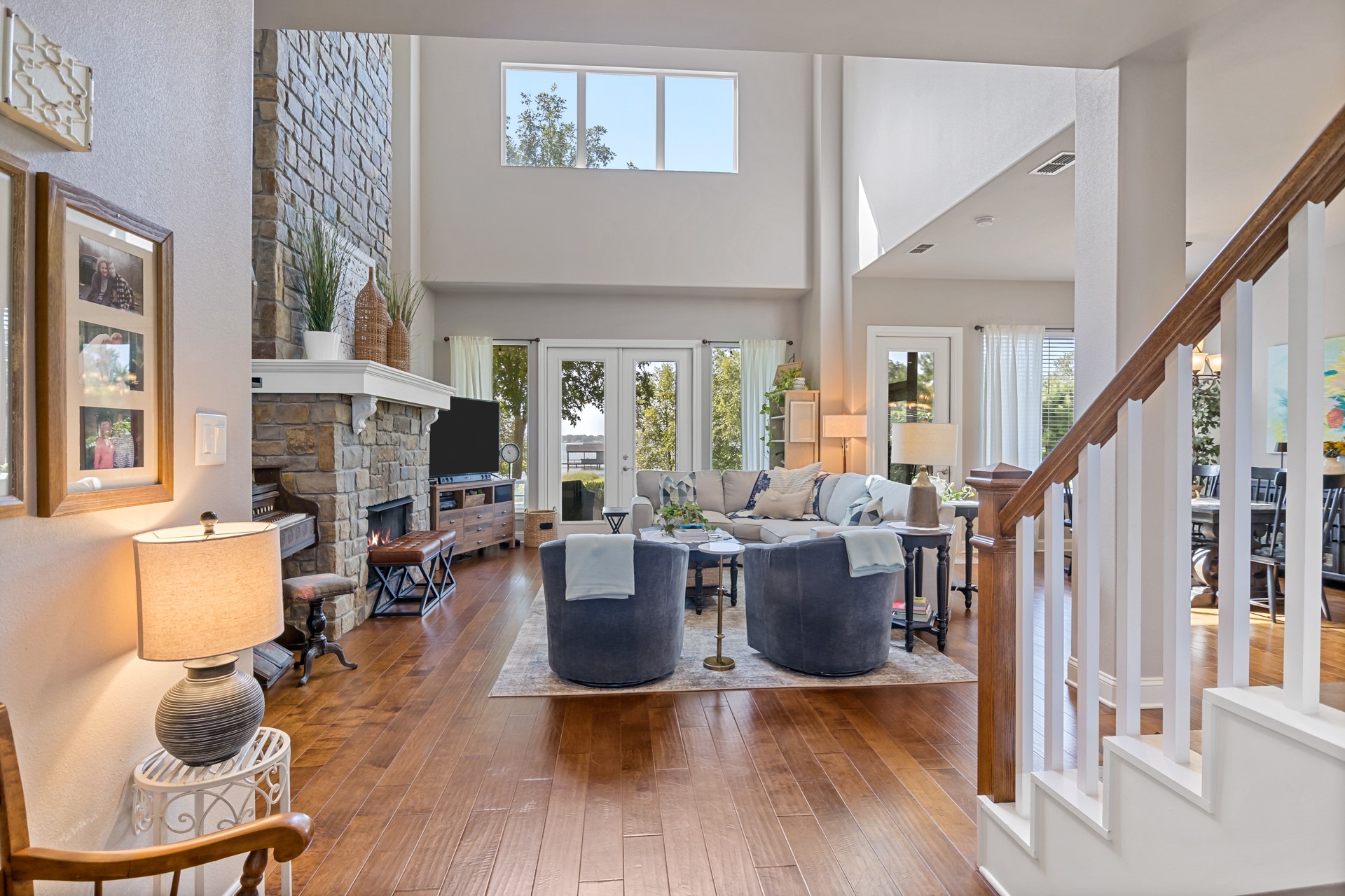 245 Private Road 2714
