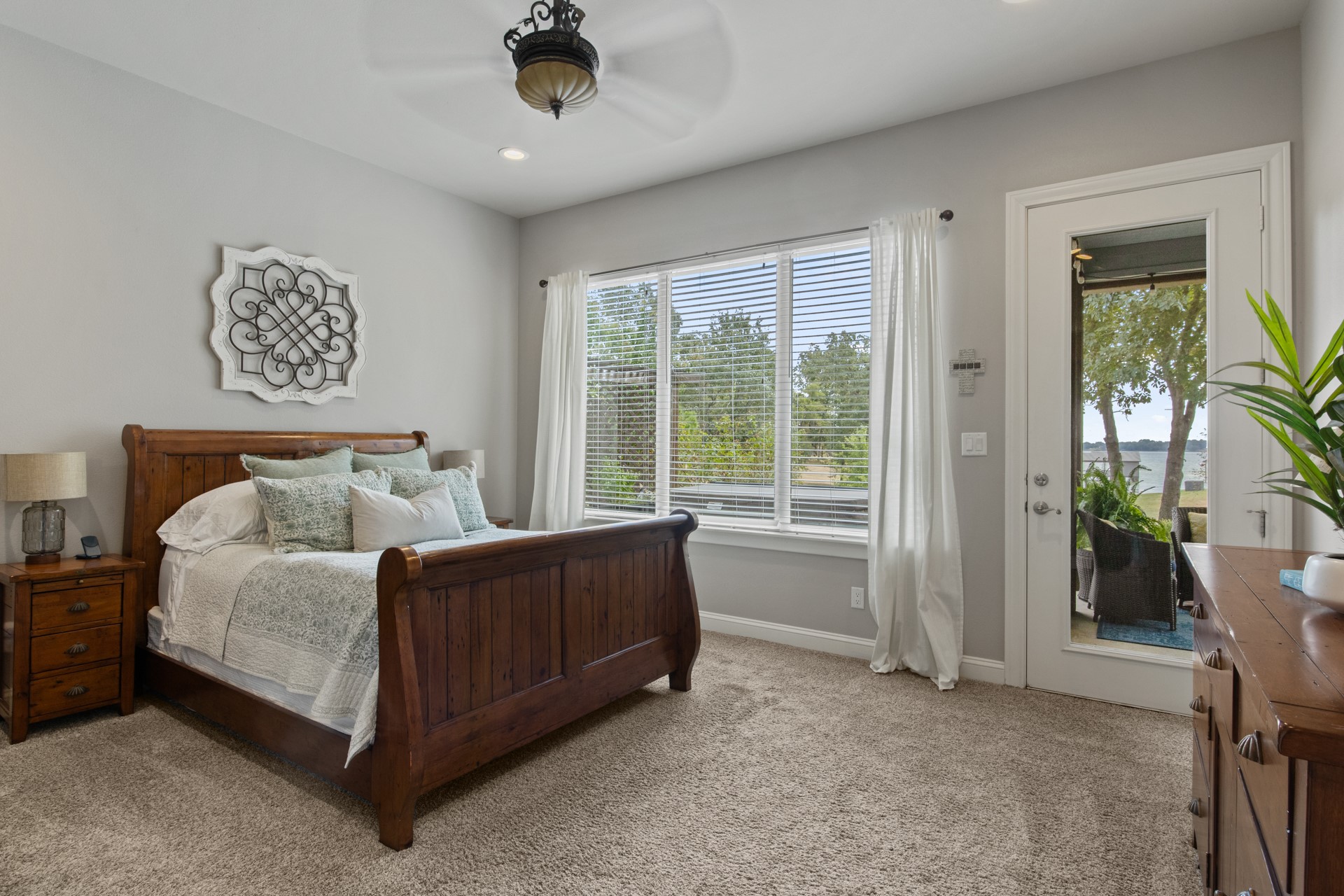 245 Private Road 2714