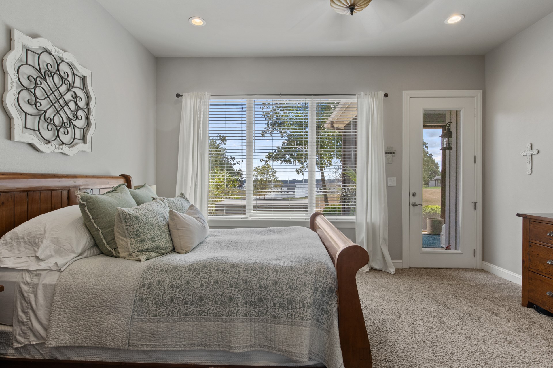 245 Private Road 2714