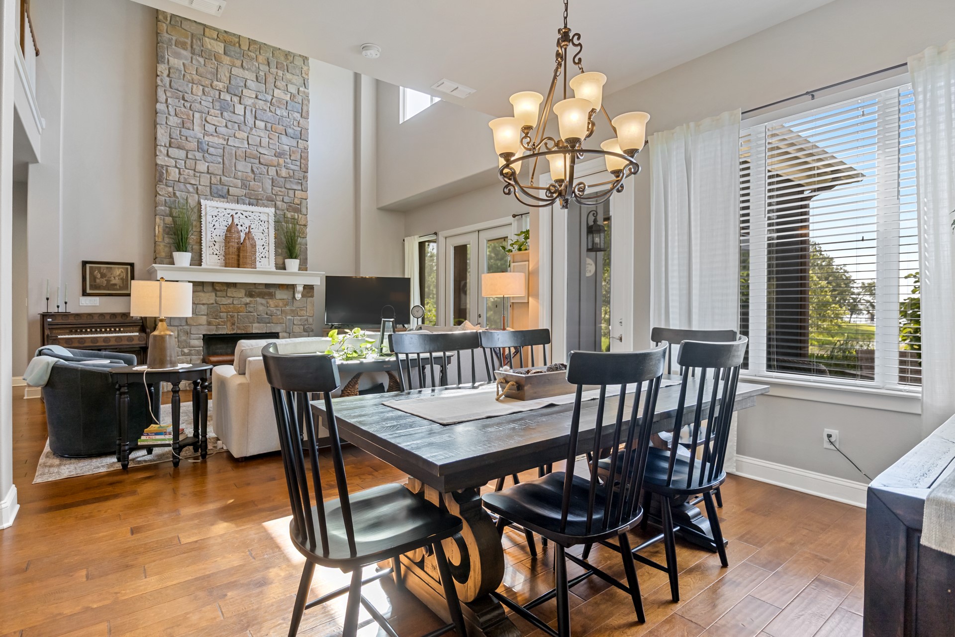 245 Private Road 2714