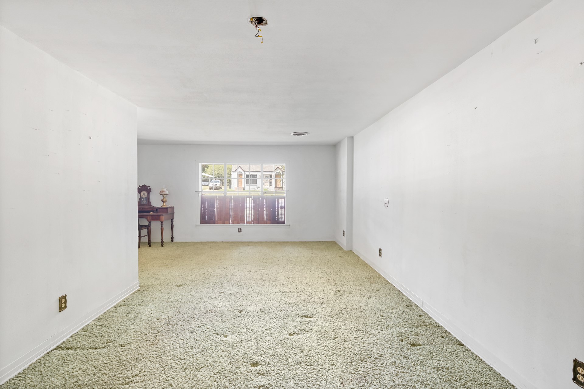 717 E FIRST Street