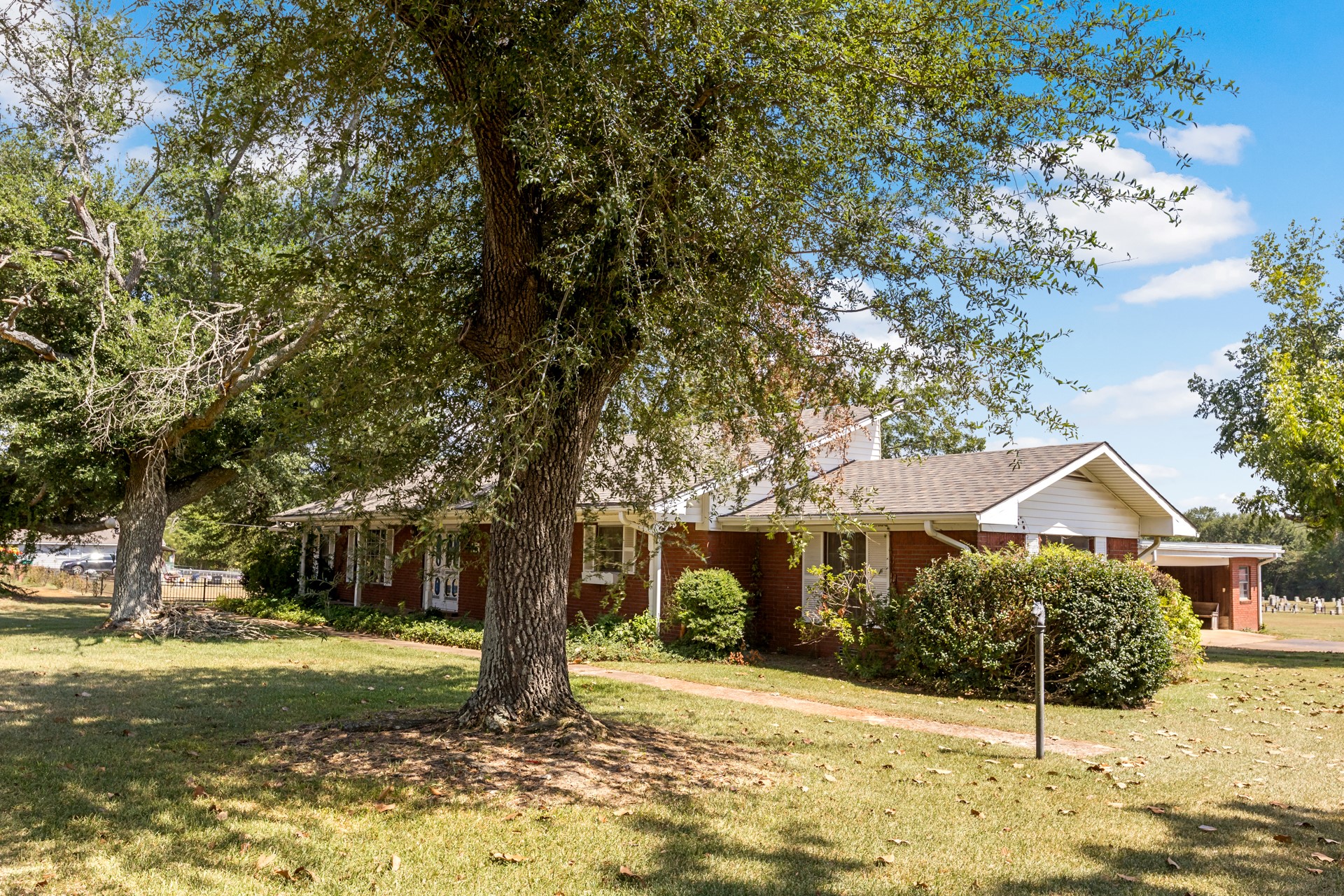 717 E FIRST Street