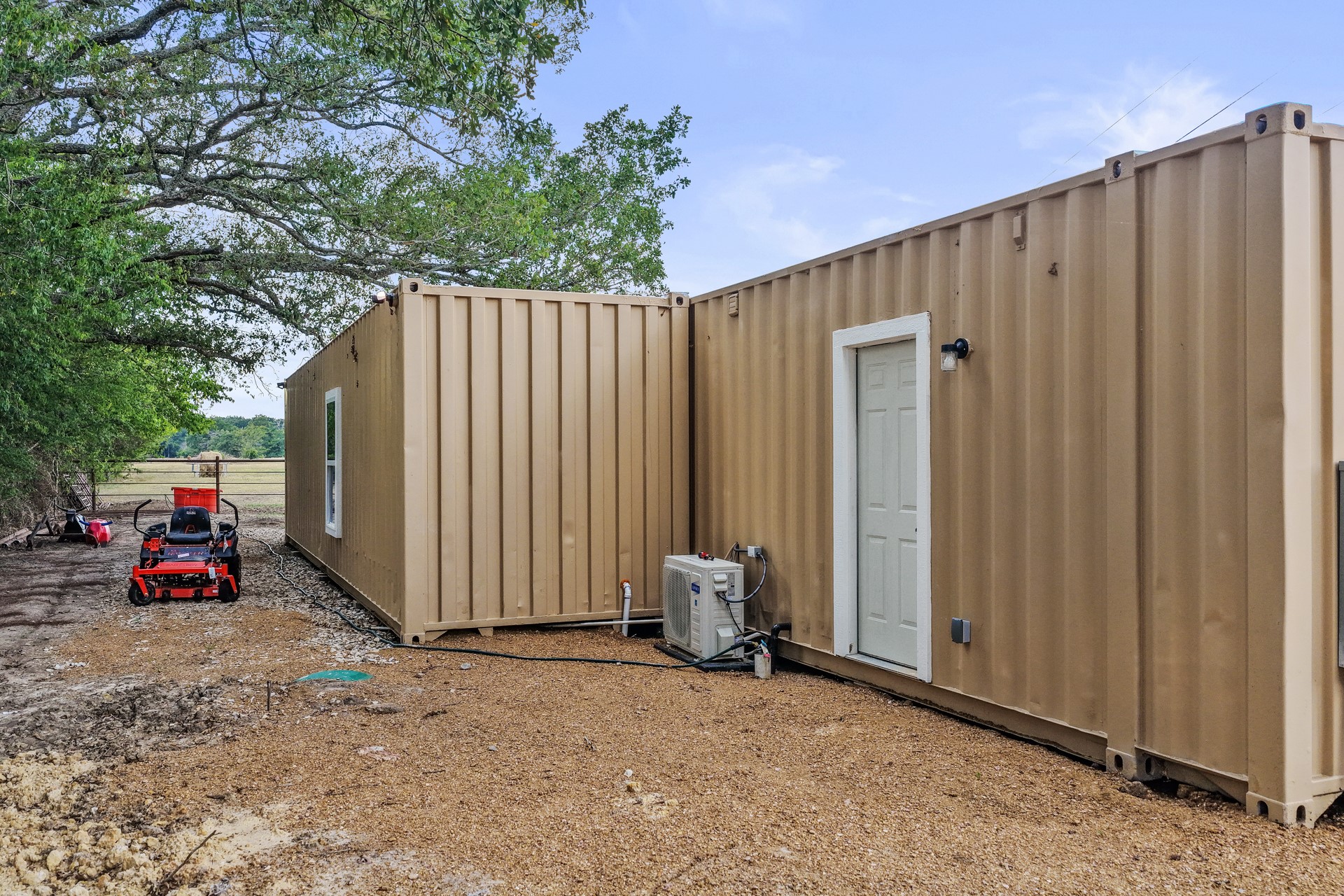 884 NE County Road 2150