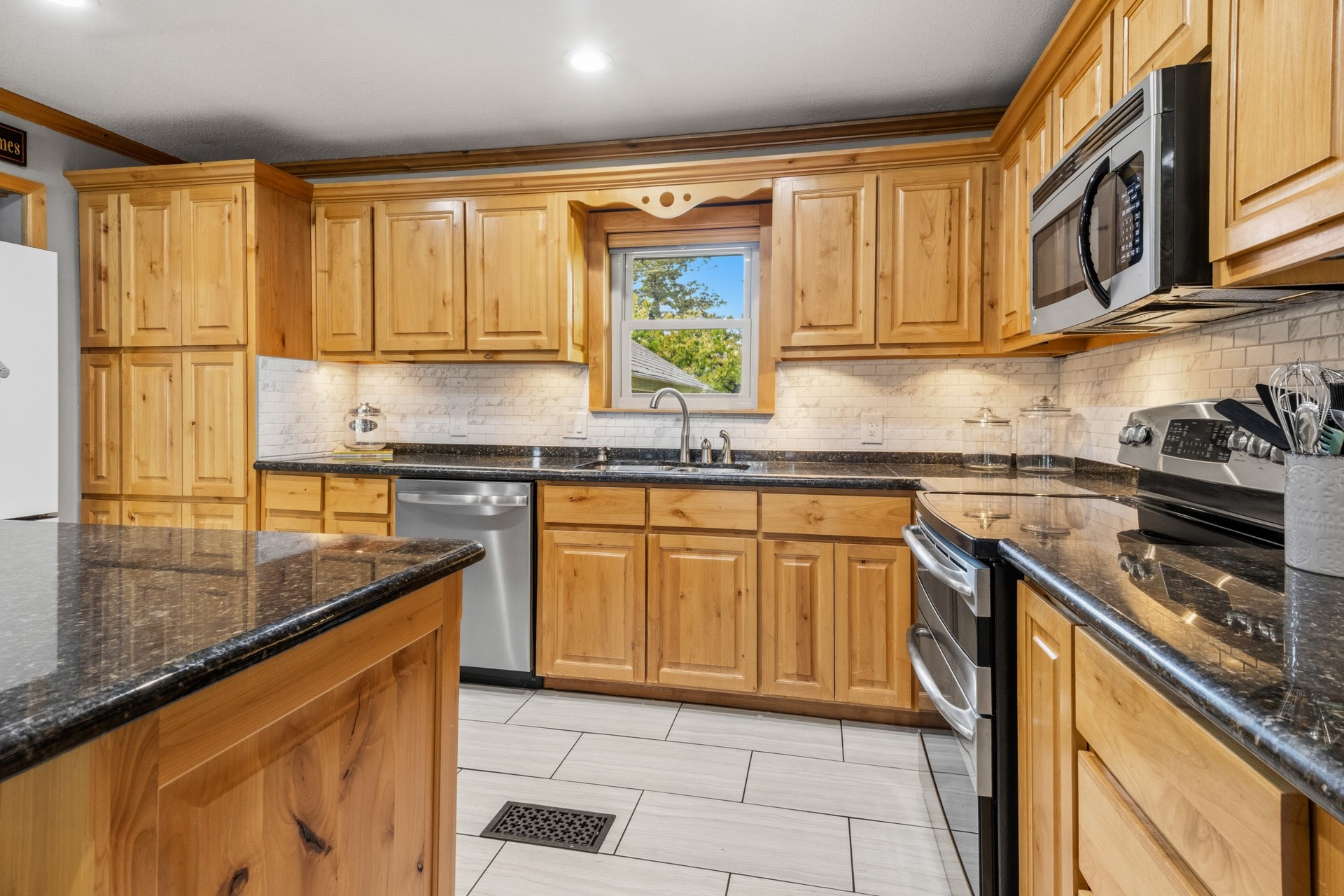 803 County Road 2127
