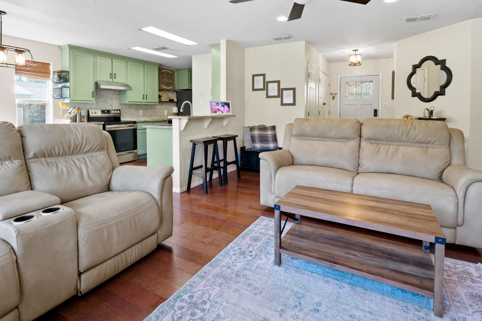 380 N Frontage Rd