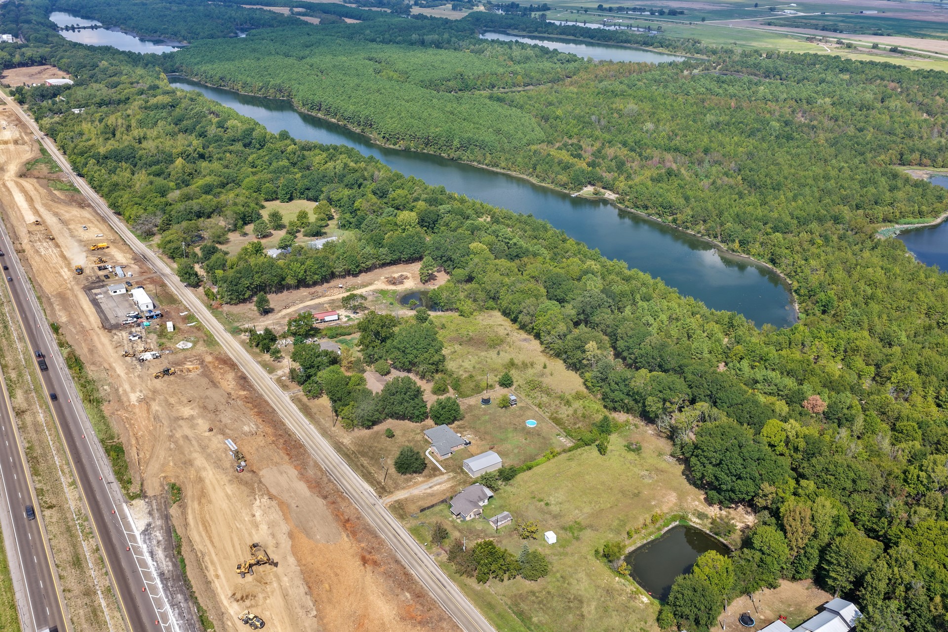 380 N Frontage Rd