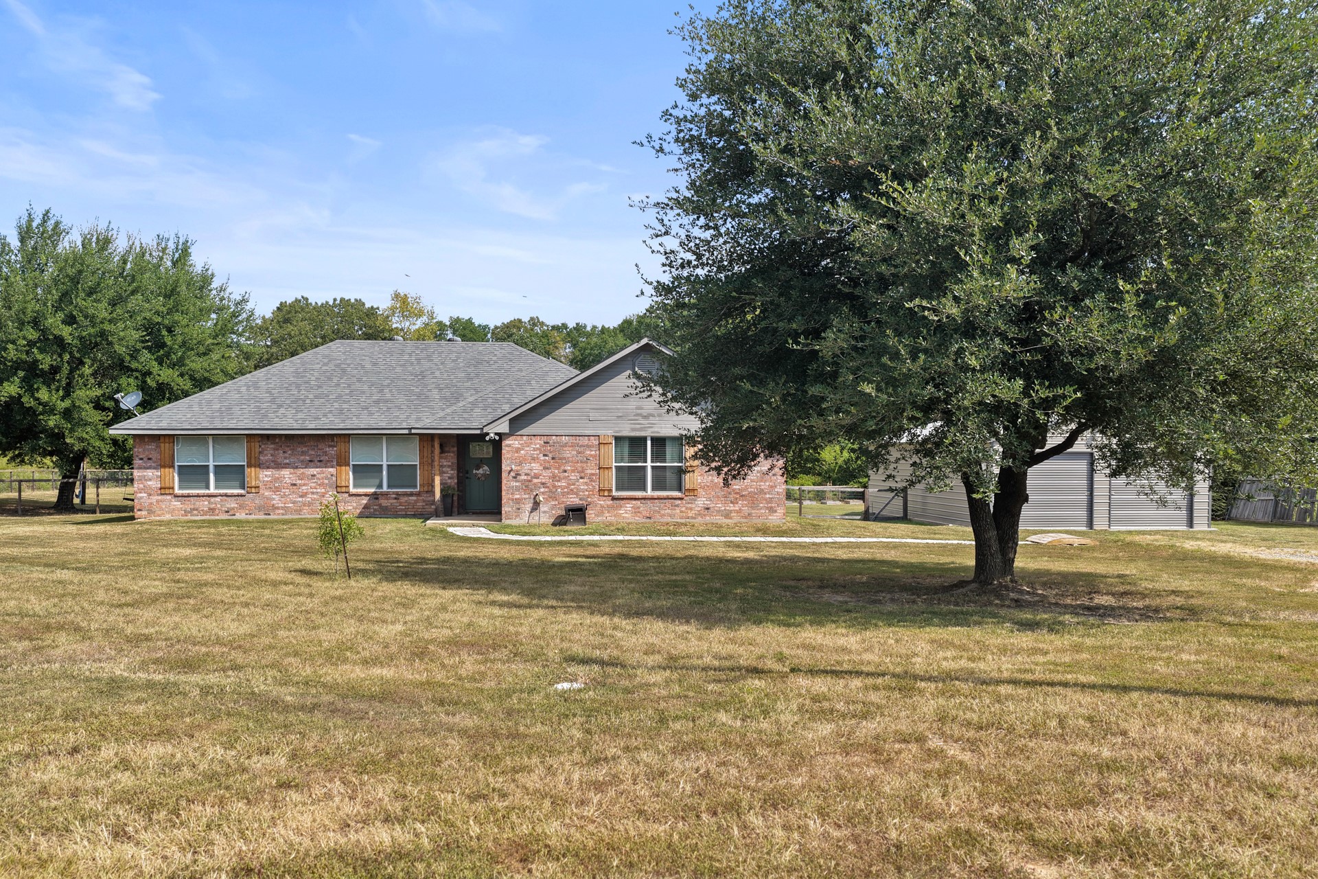 380 N Frontage Rd
