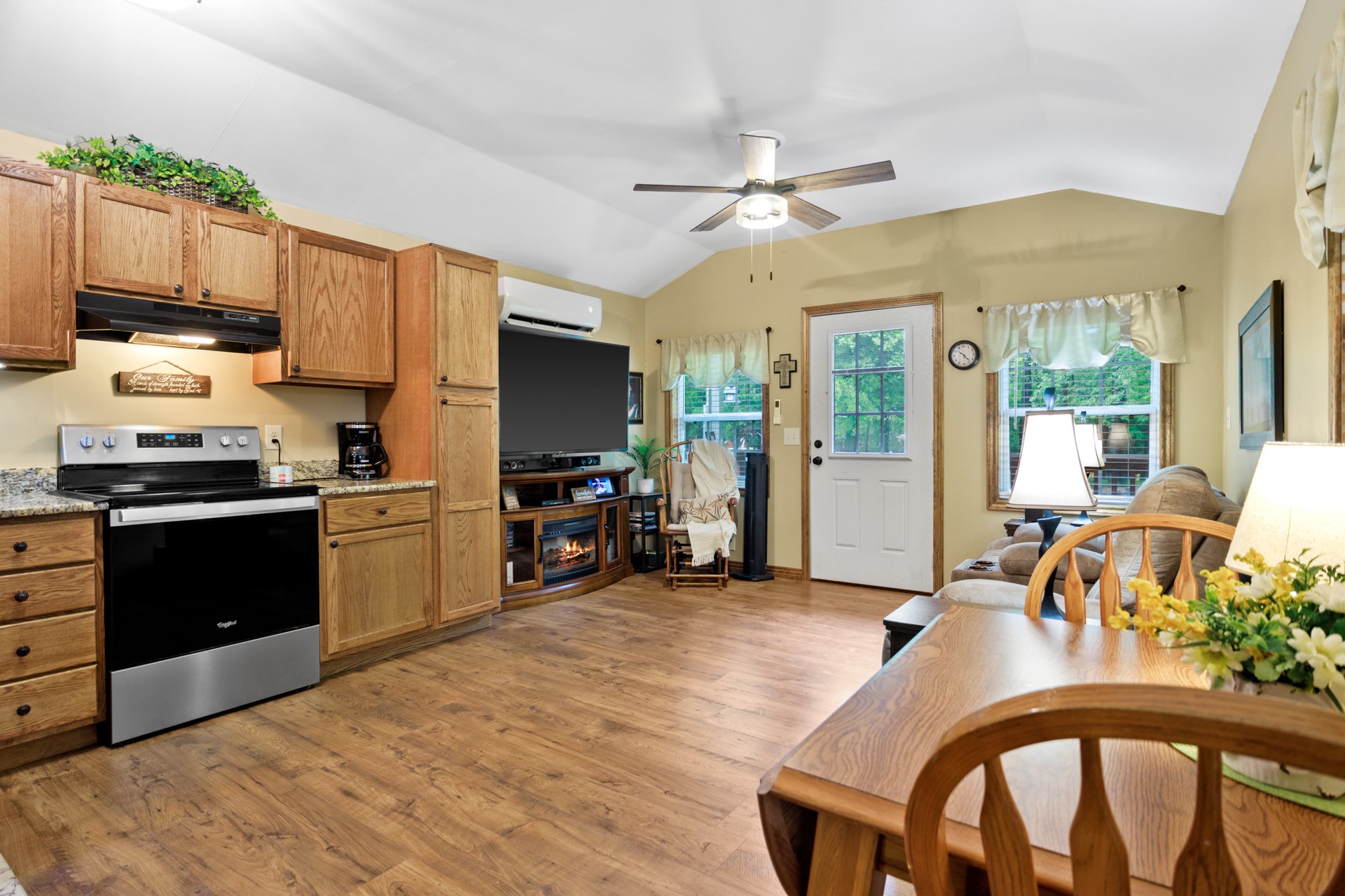 119 Private Road 62614