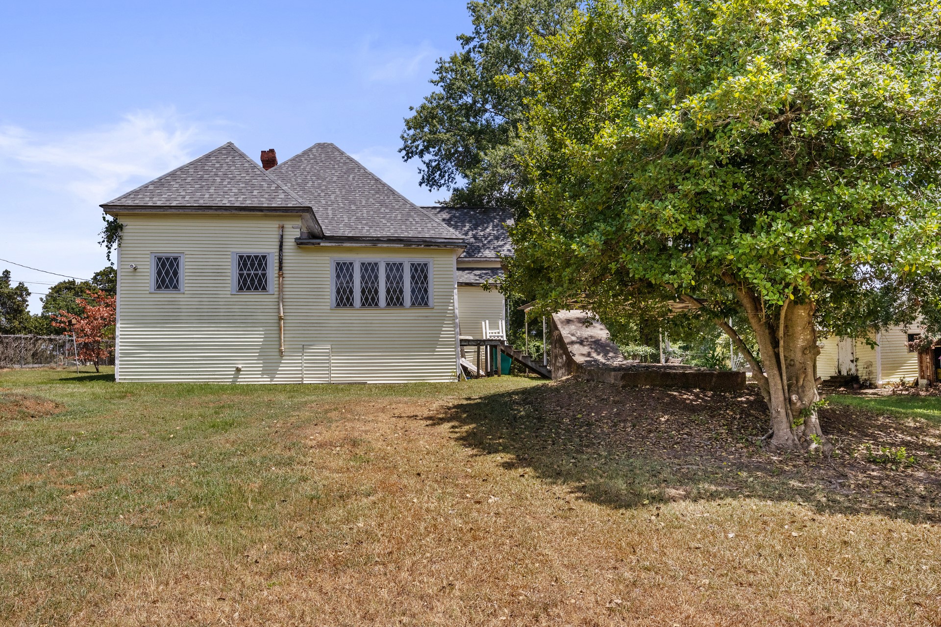 411 ELLIS