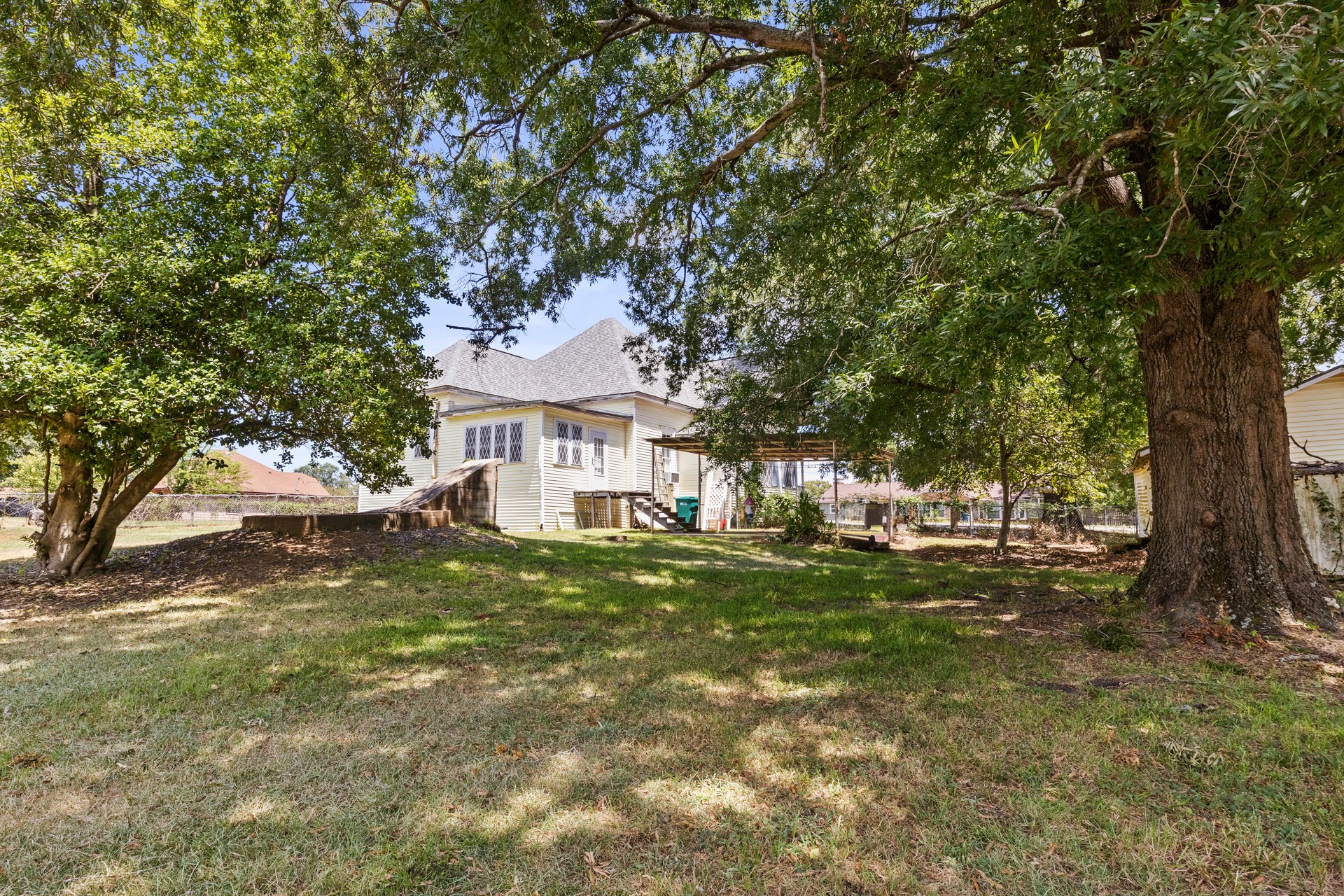411 ELLIS