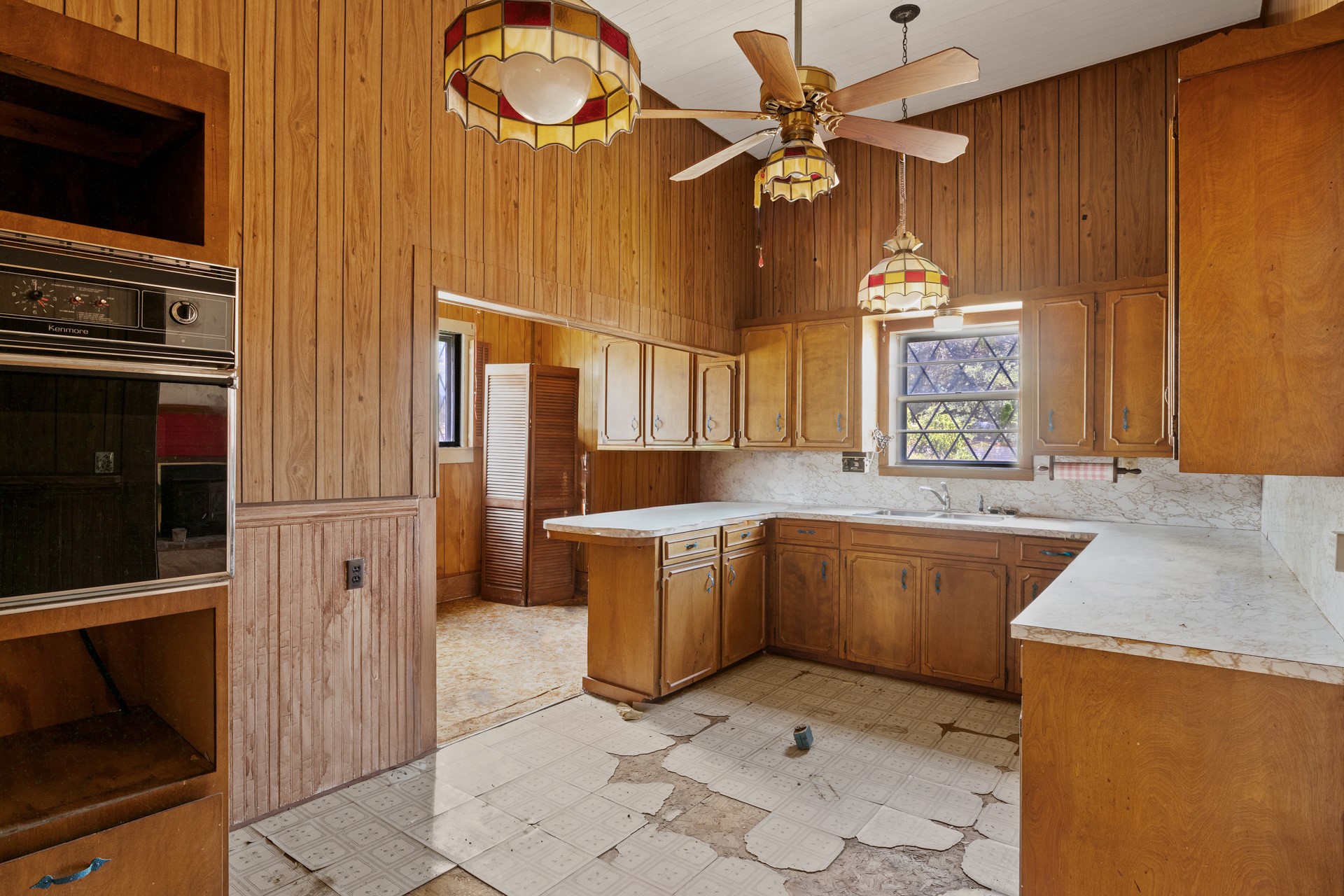 411 ELLIS