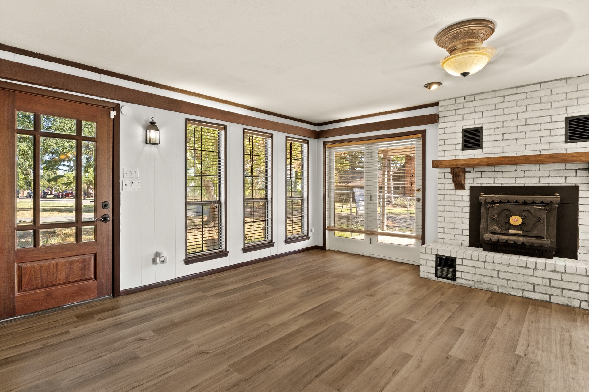 600 W 12th Street