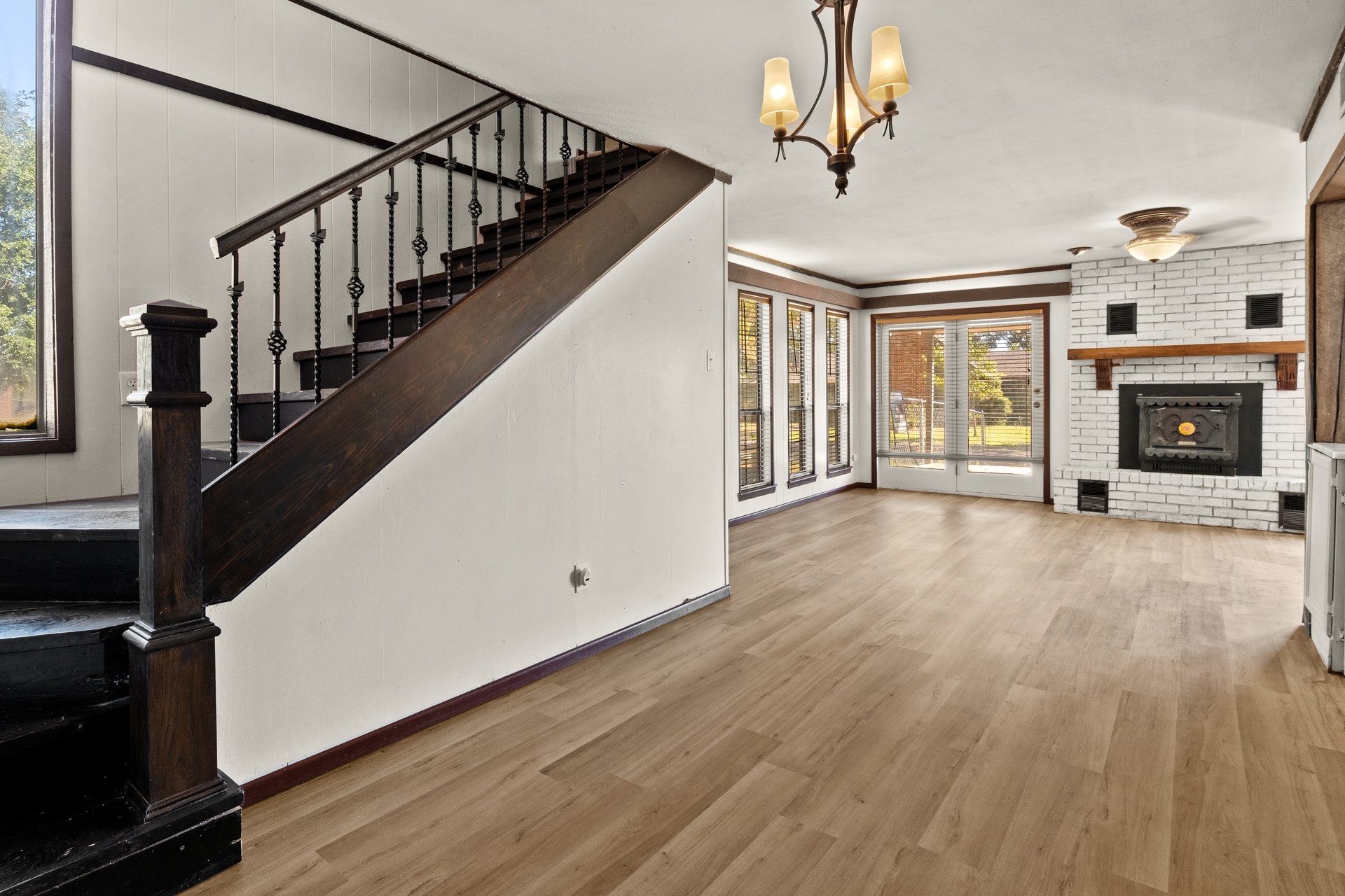 600 W 12th Street
