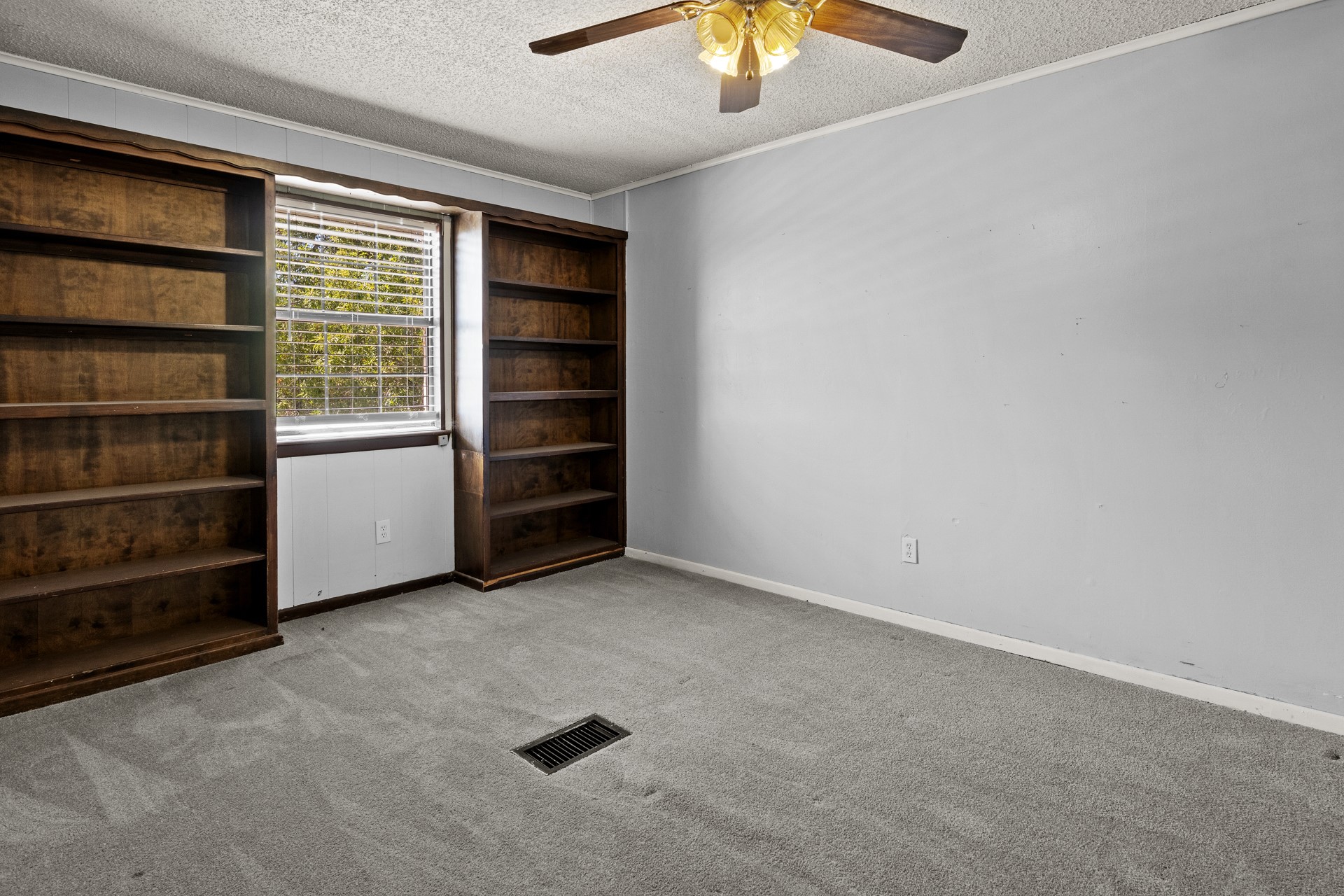 600 W 12th Street