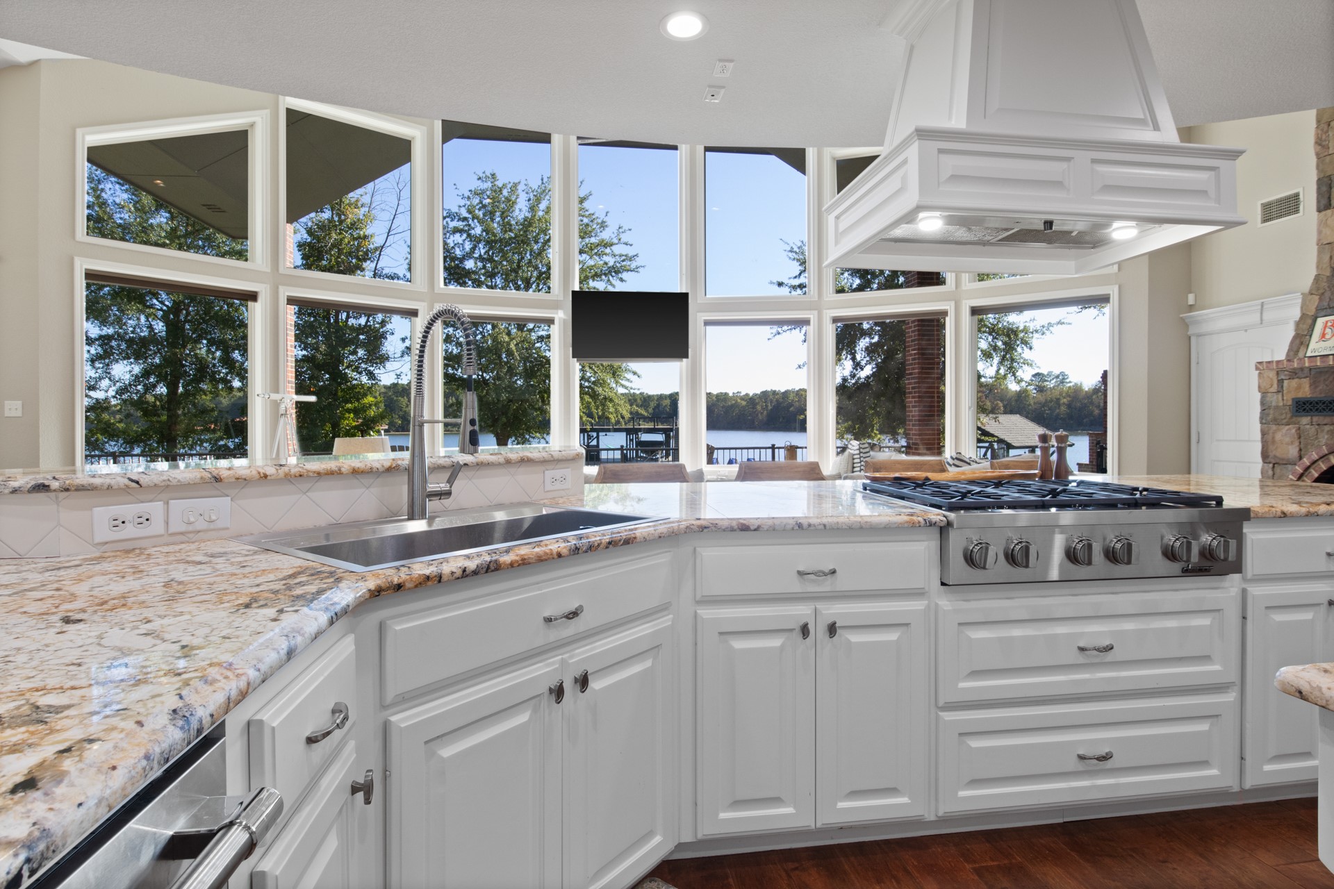 291 Private Road 2367