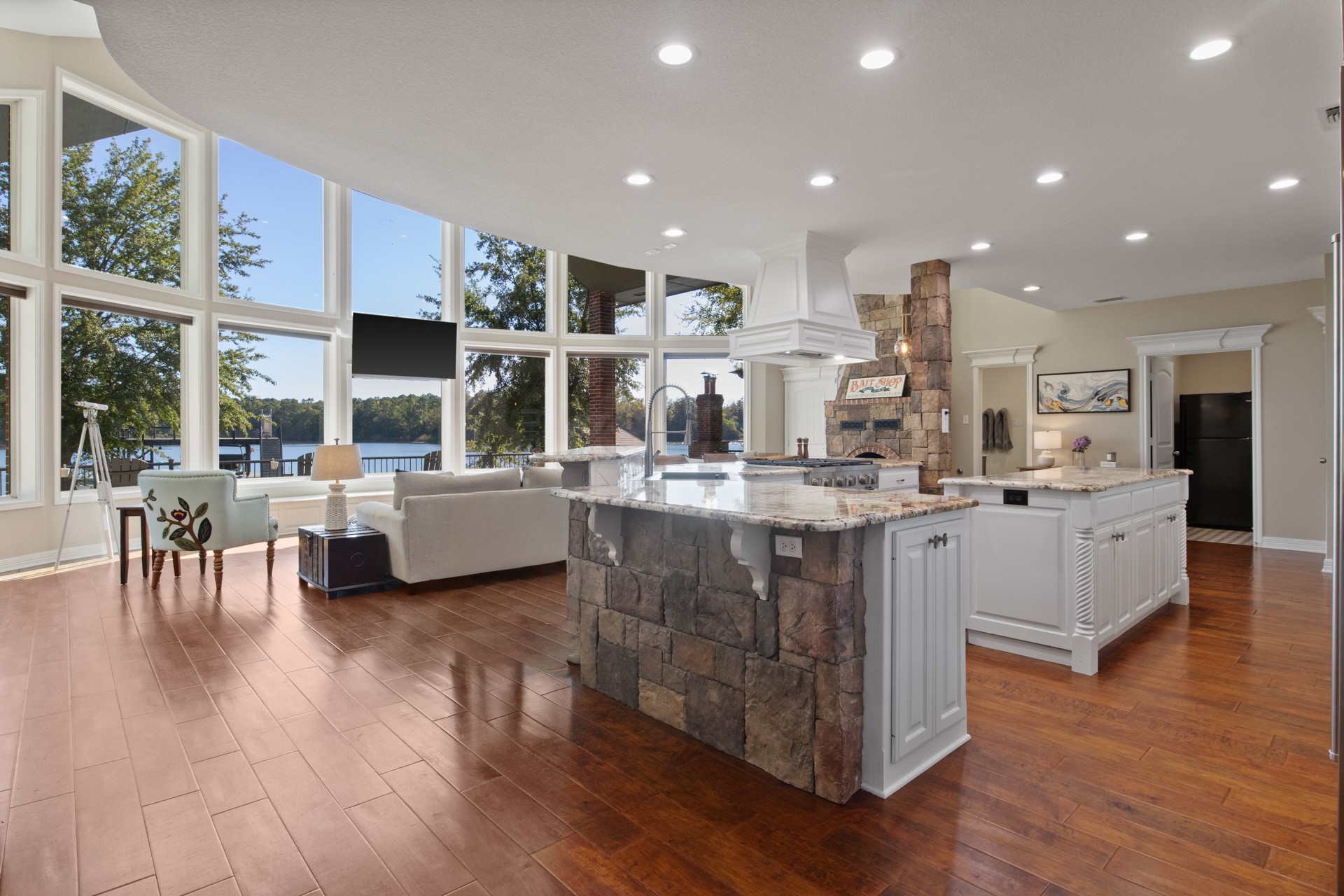 291 Private Road 2367