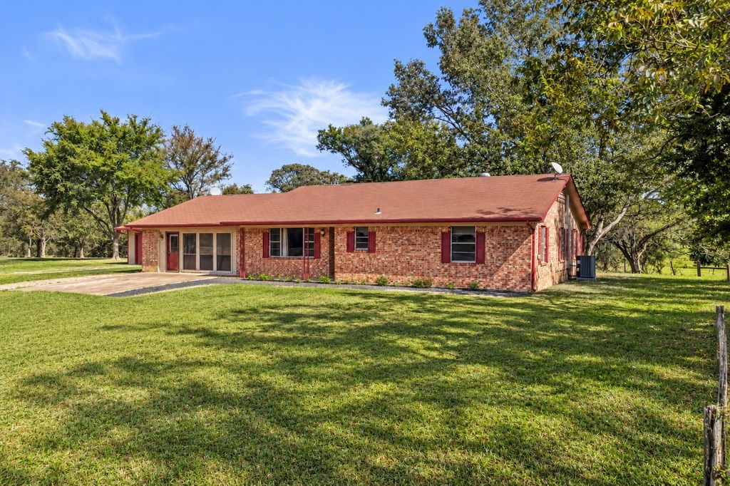 6404 N HWY 37