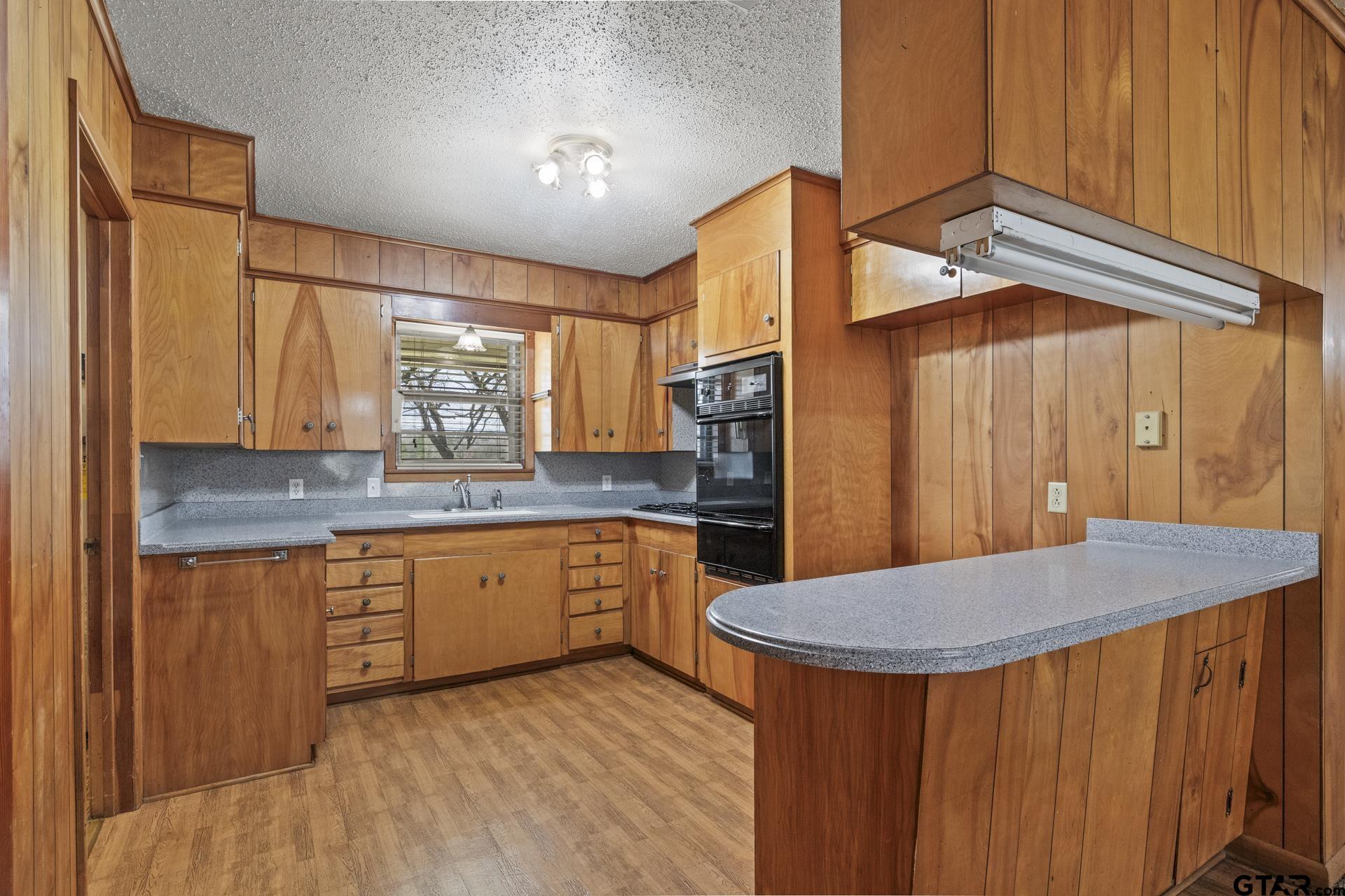 1702 S Highway 8