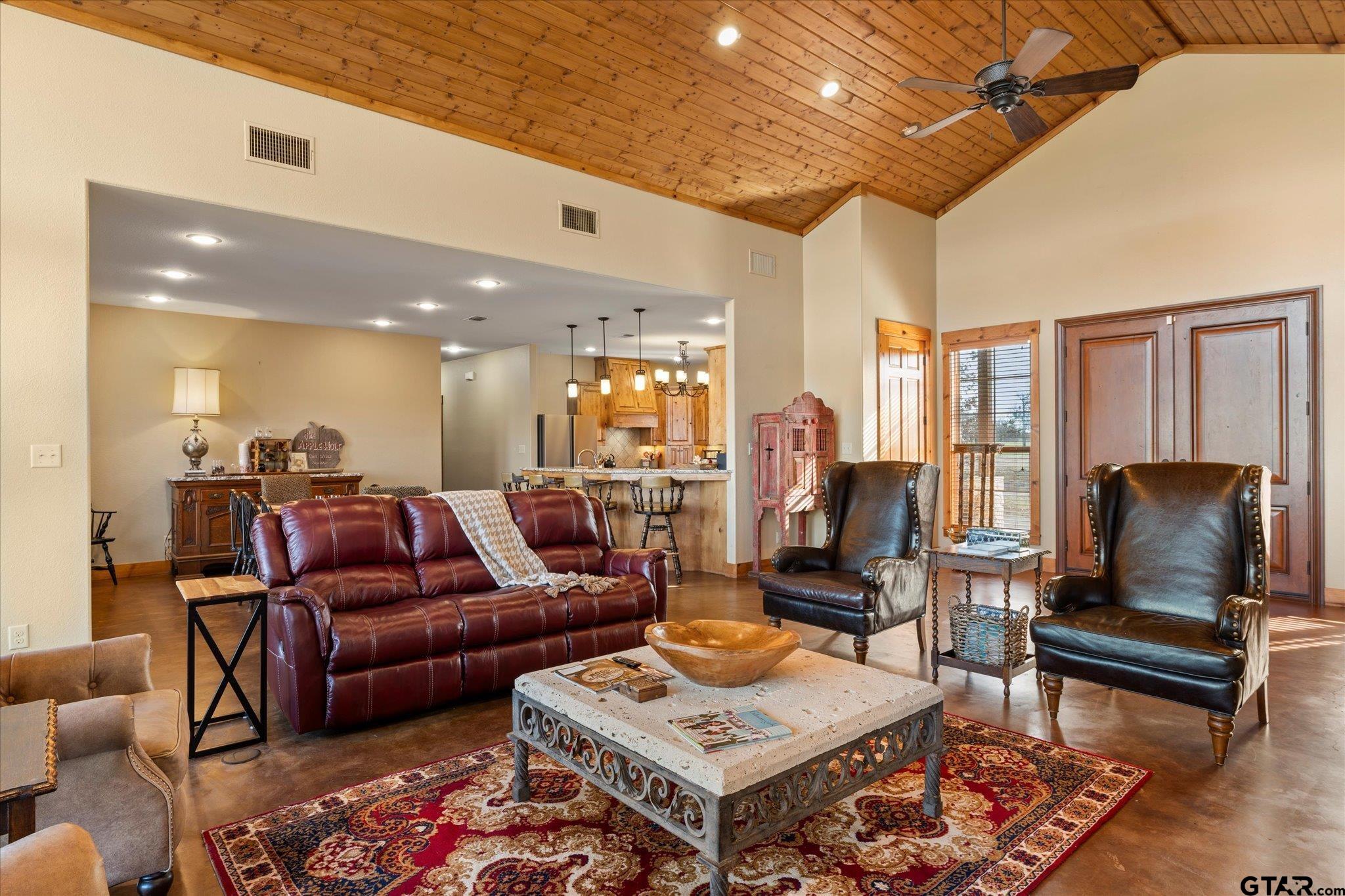 240 Private Road 1613