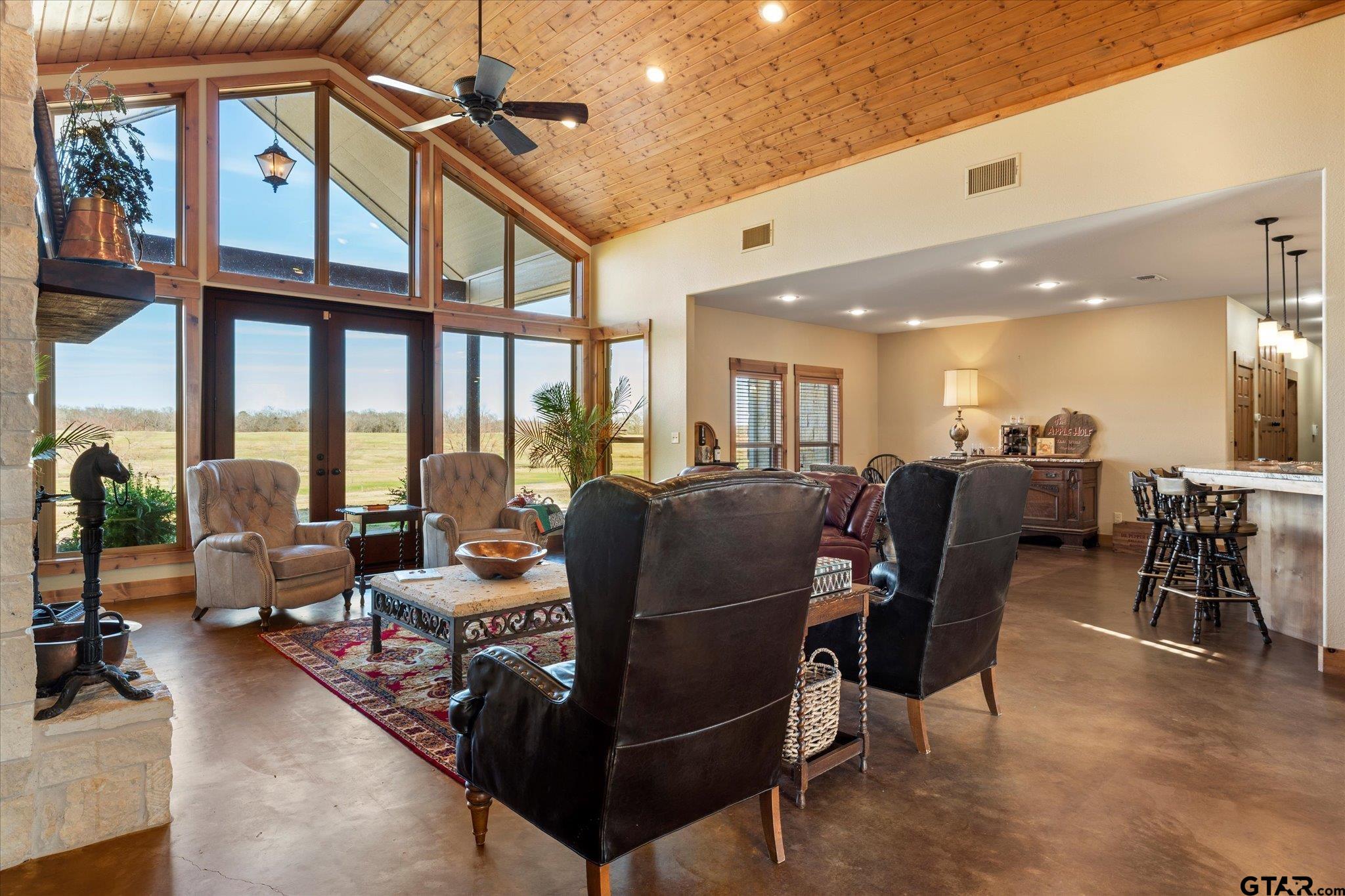 240 Private Road 1613