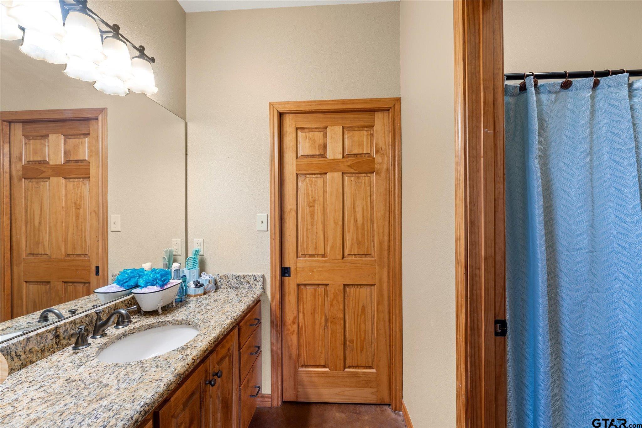 240 Private Road 1613