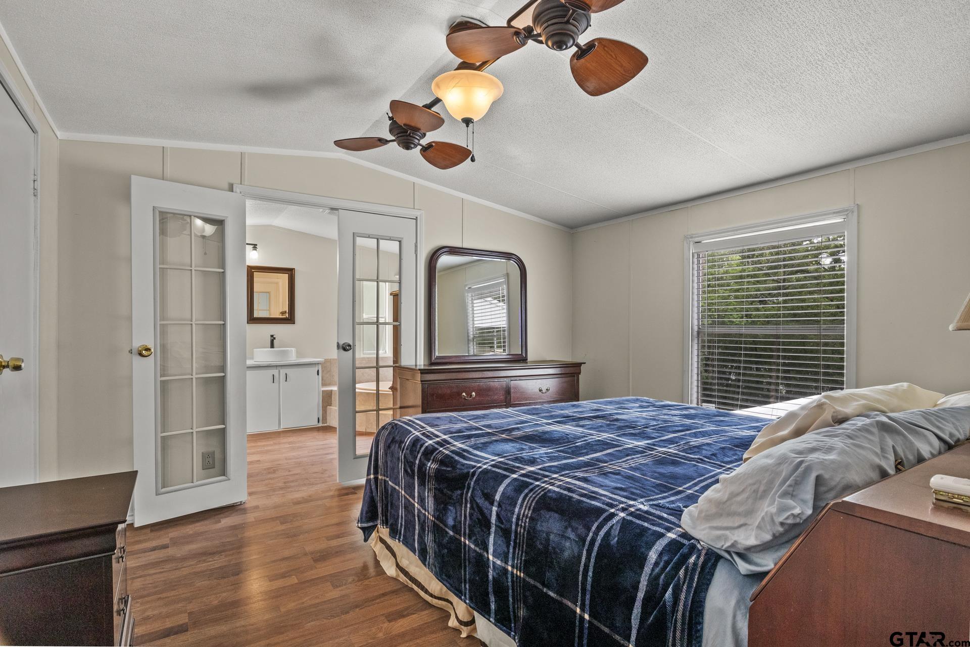 327 Private Road 52436