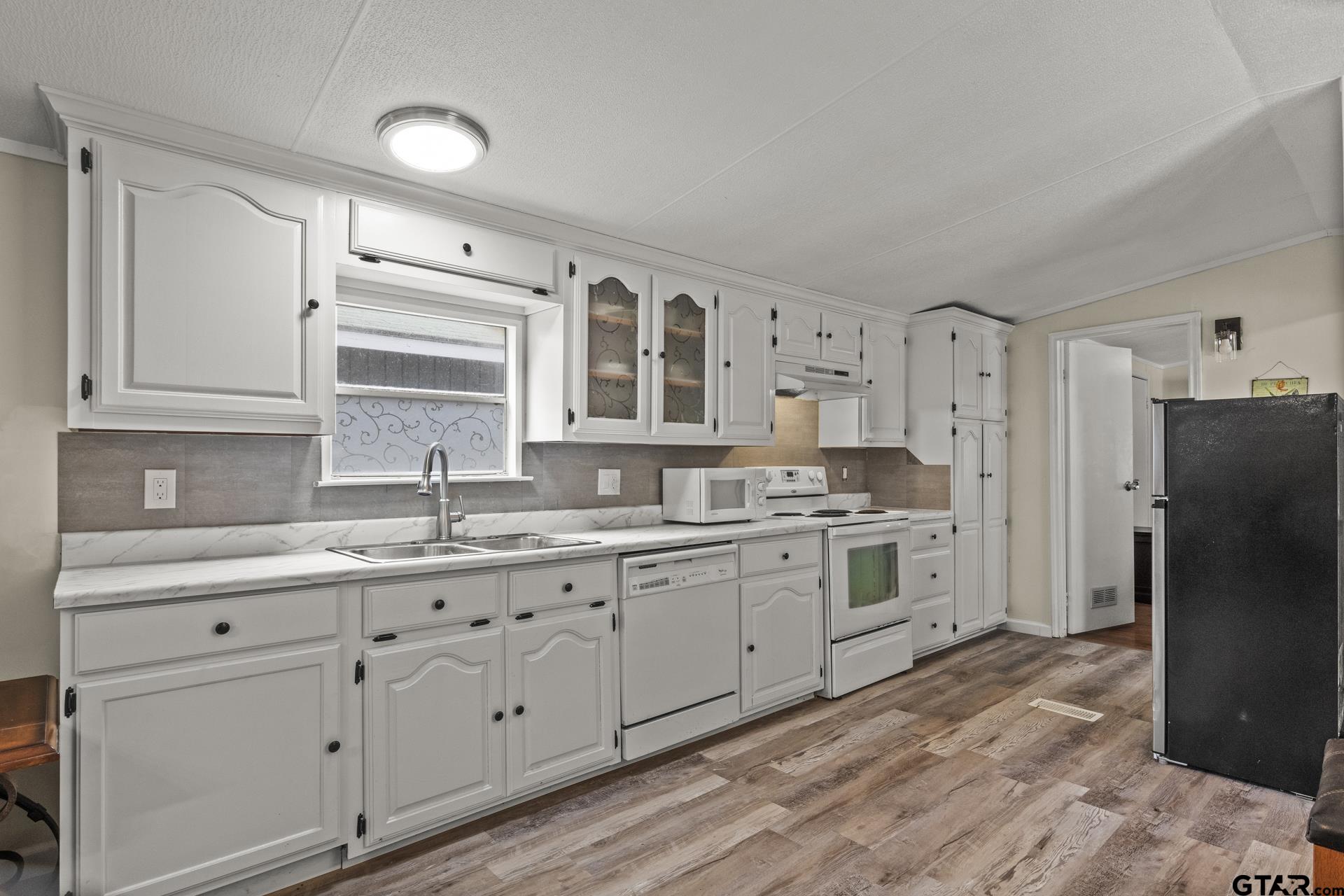 327 Private Road 52436