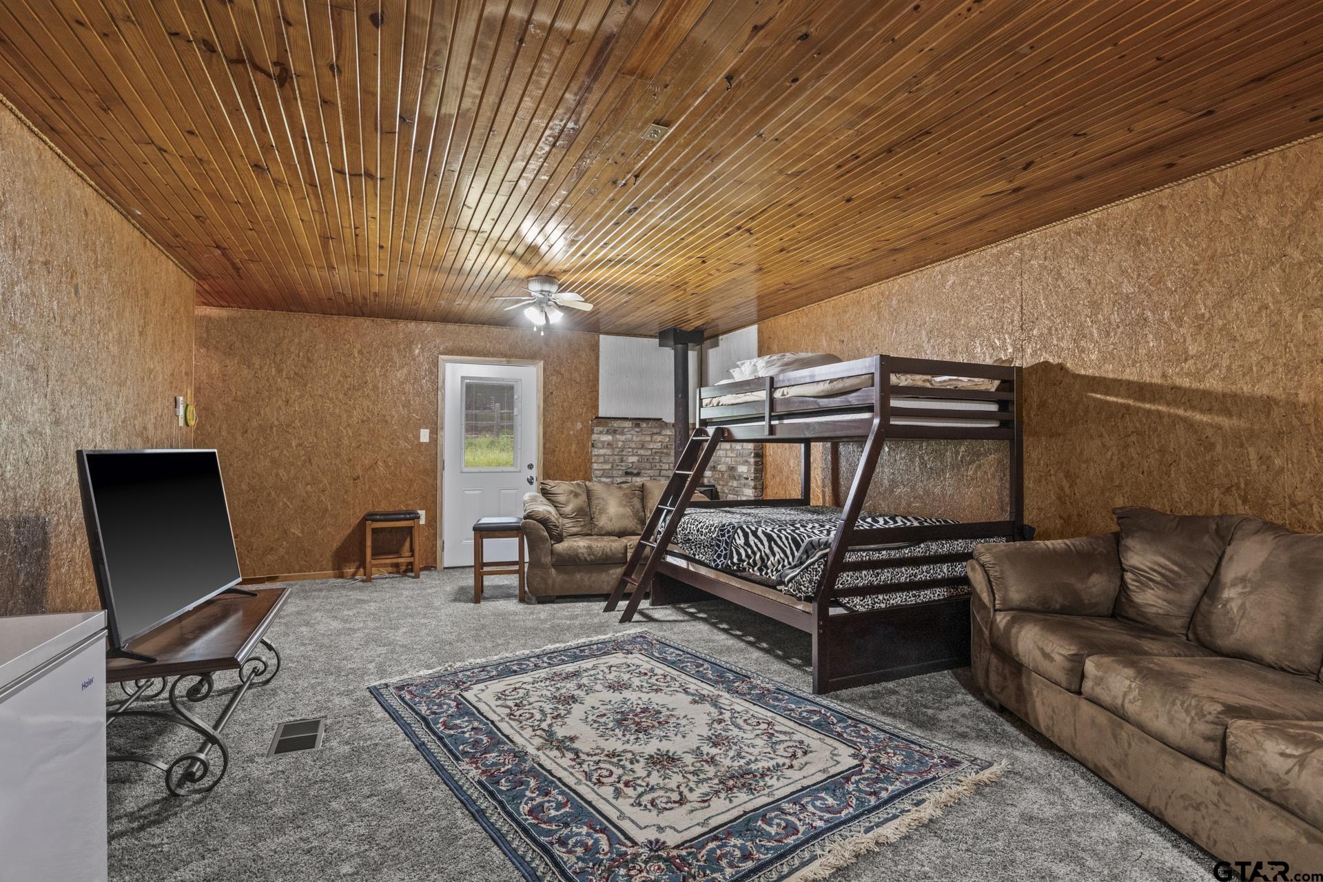327 Private Road 52436