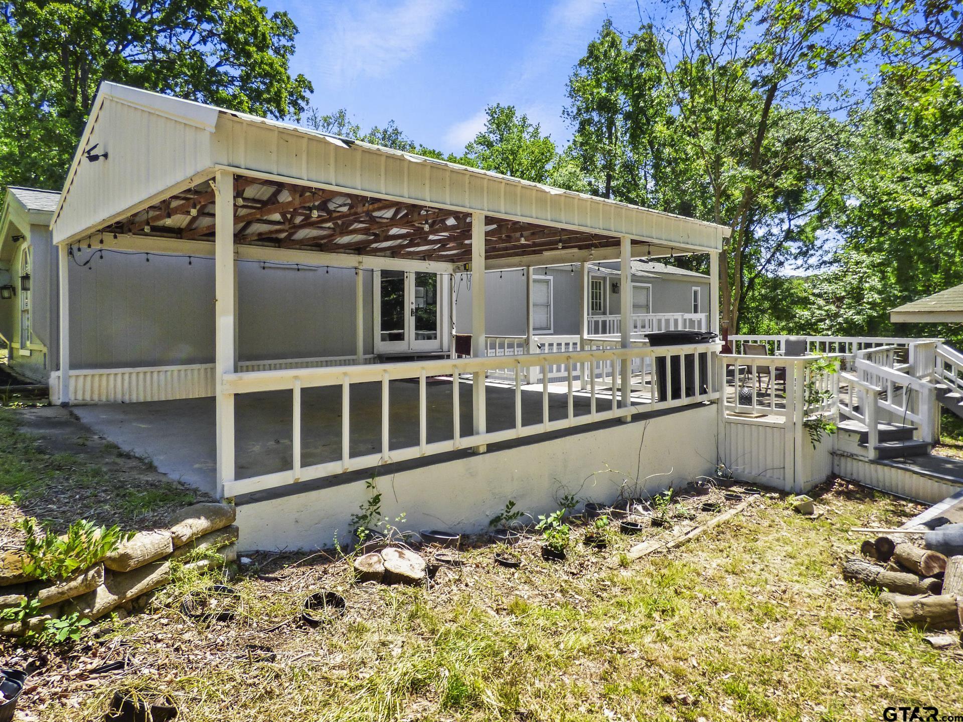 327 Private Road 52436