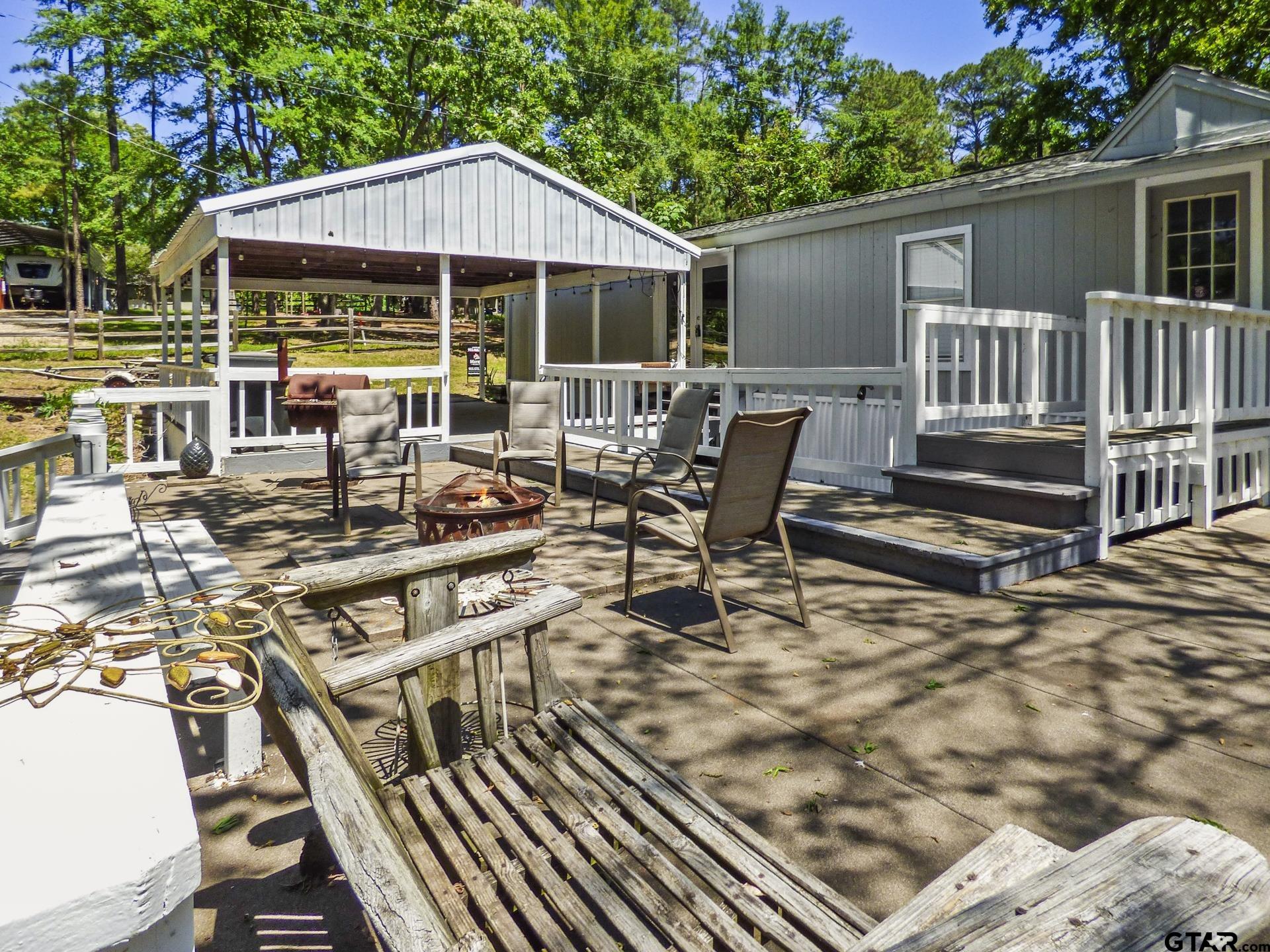 327 Private Road 52436