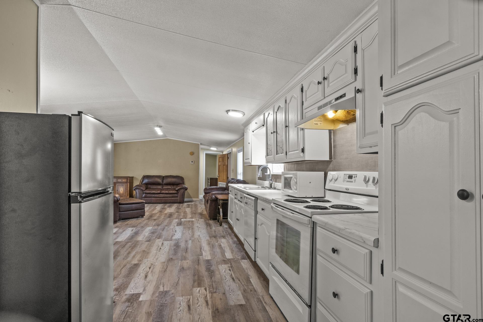 327 Private Road 52436