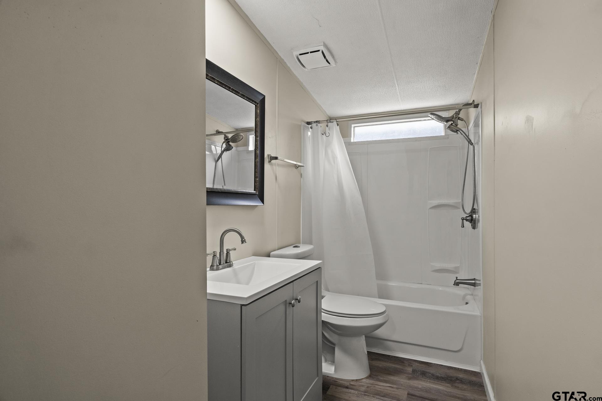 327 Private Road 52436