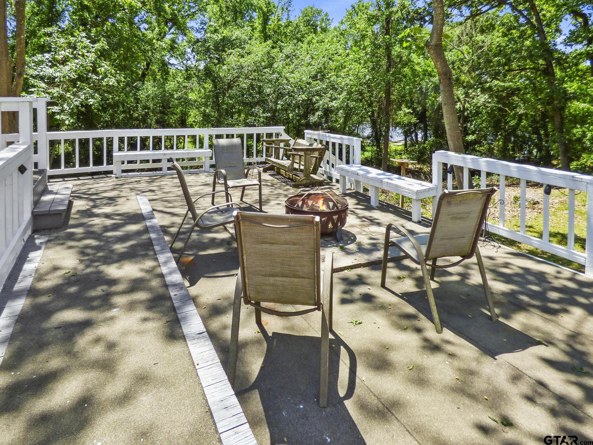 327 Private Road 52436