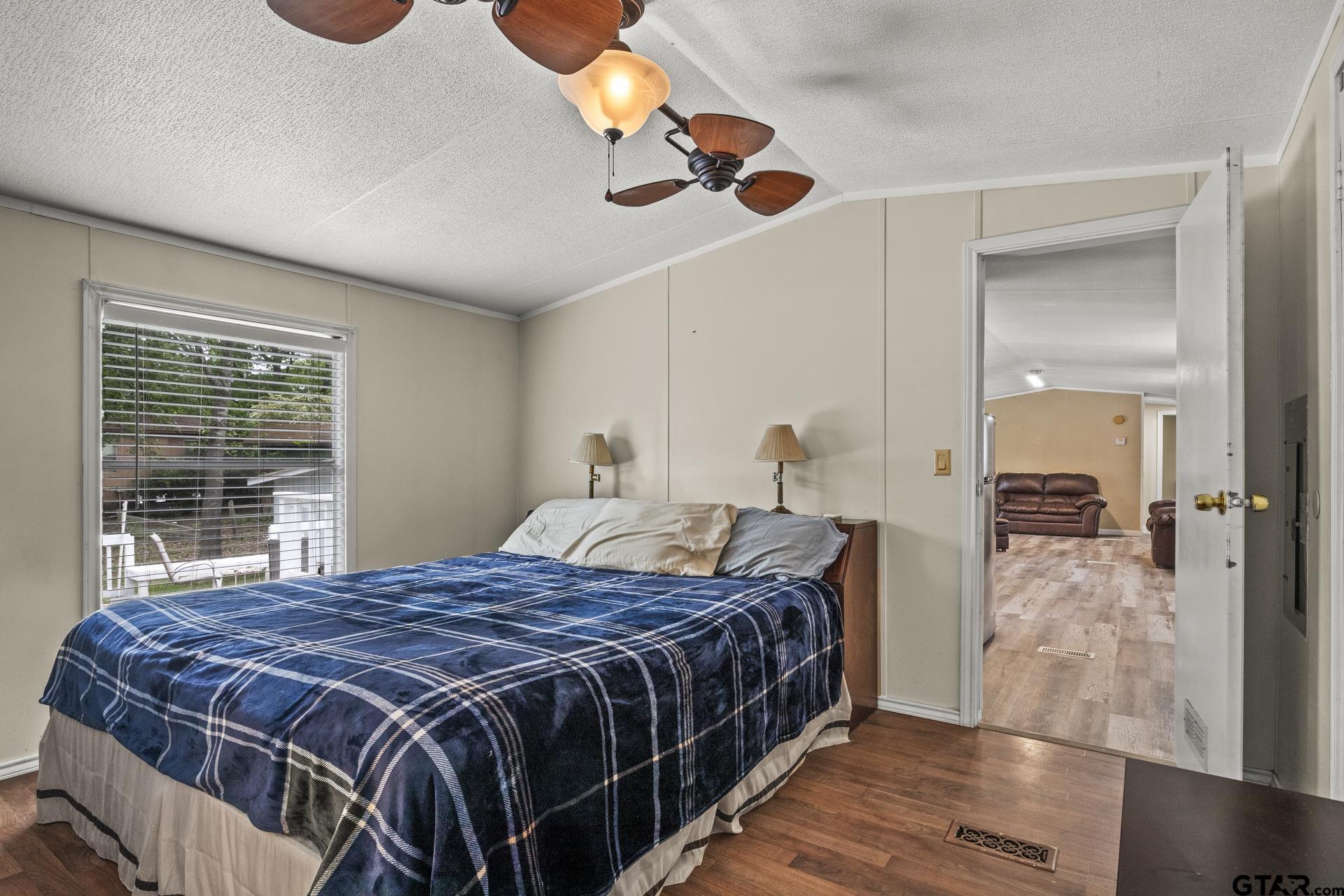 327 Private Road 52436