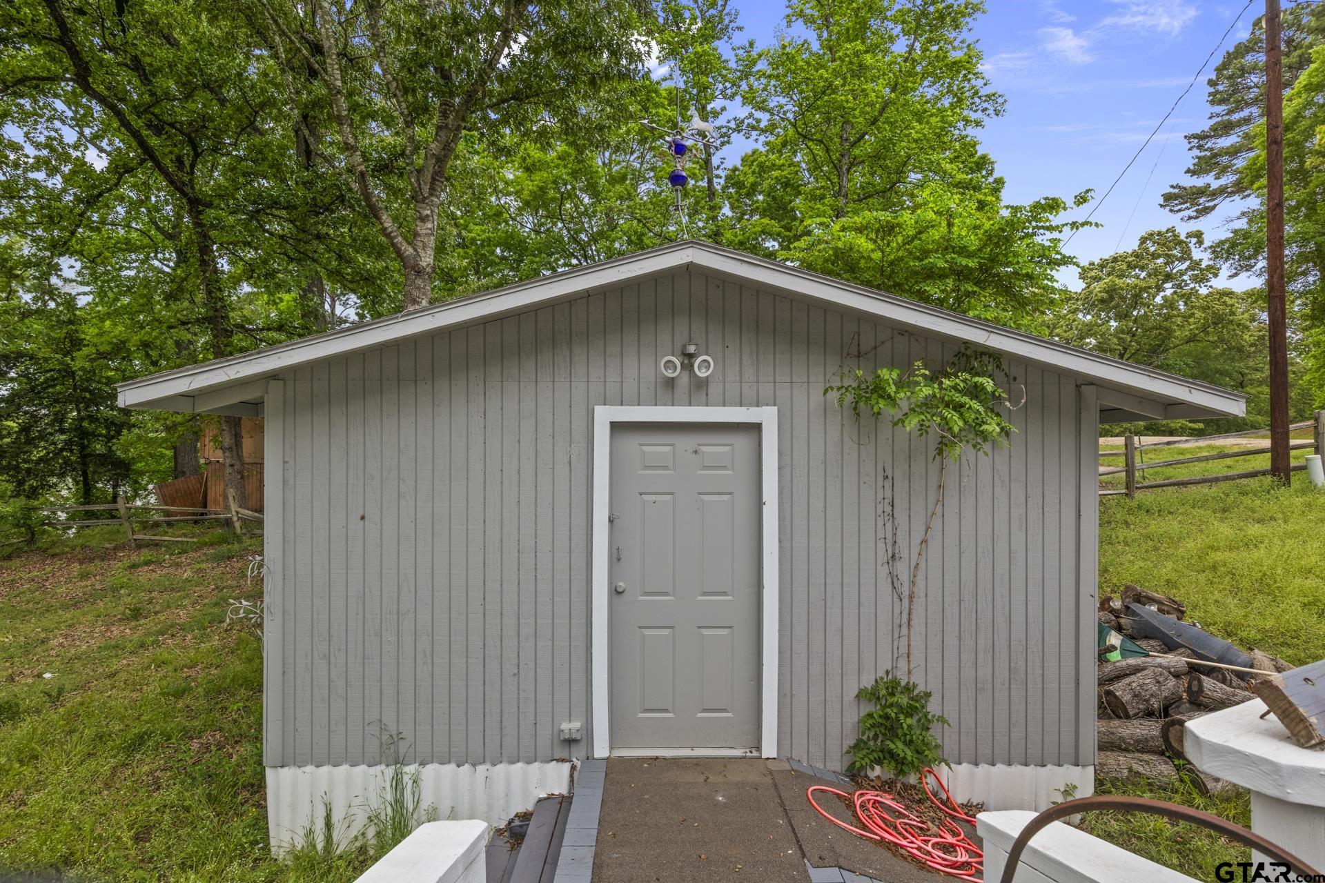 327 Private Road 52436