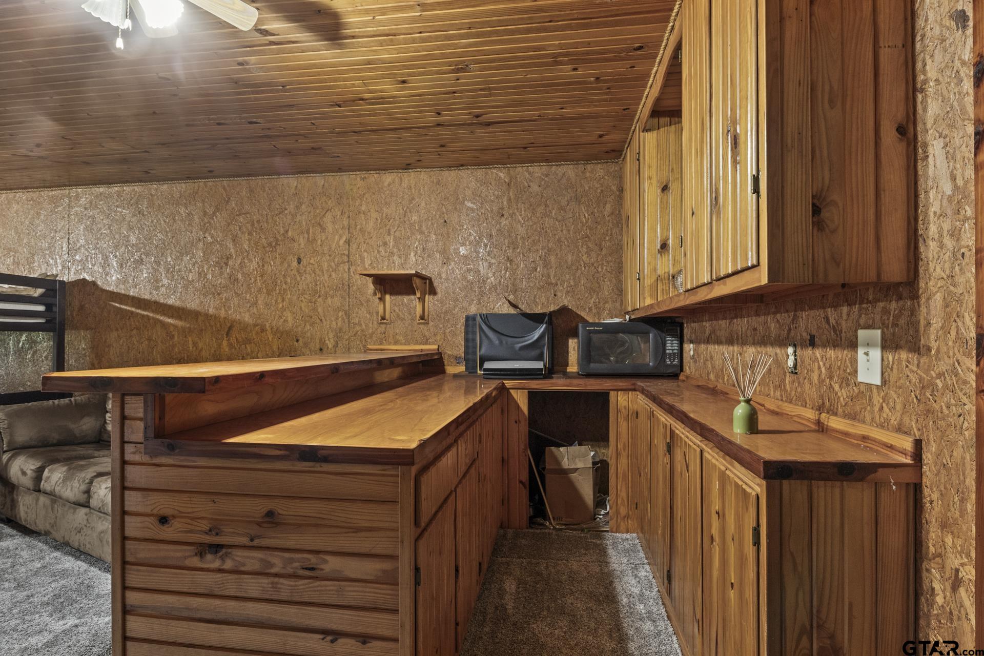327 Private Road 52436