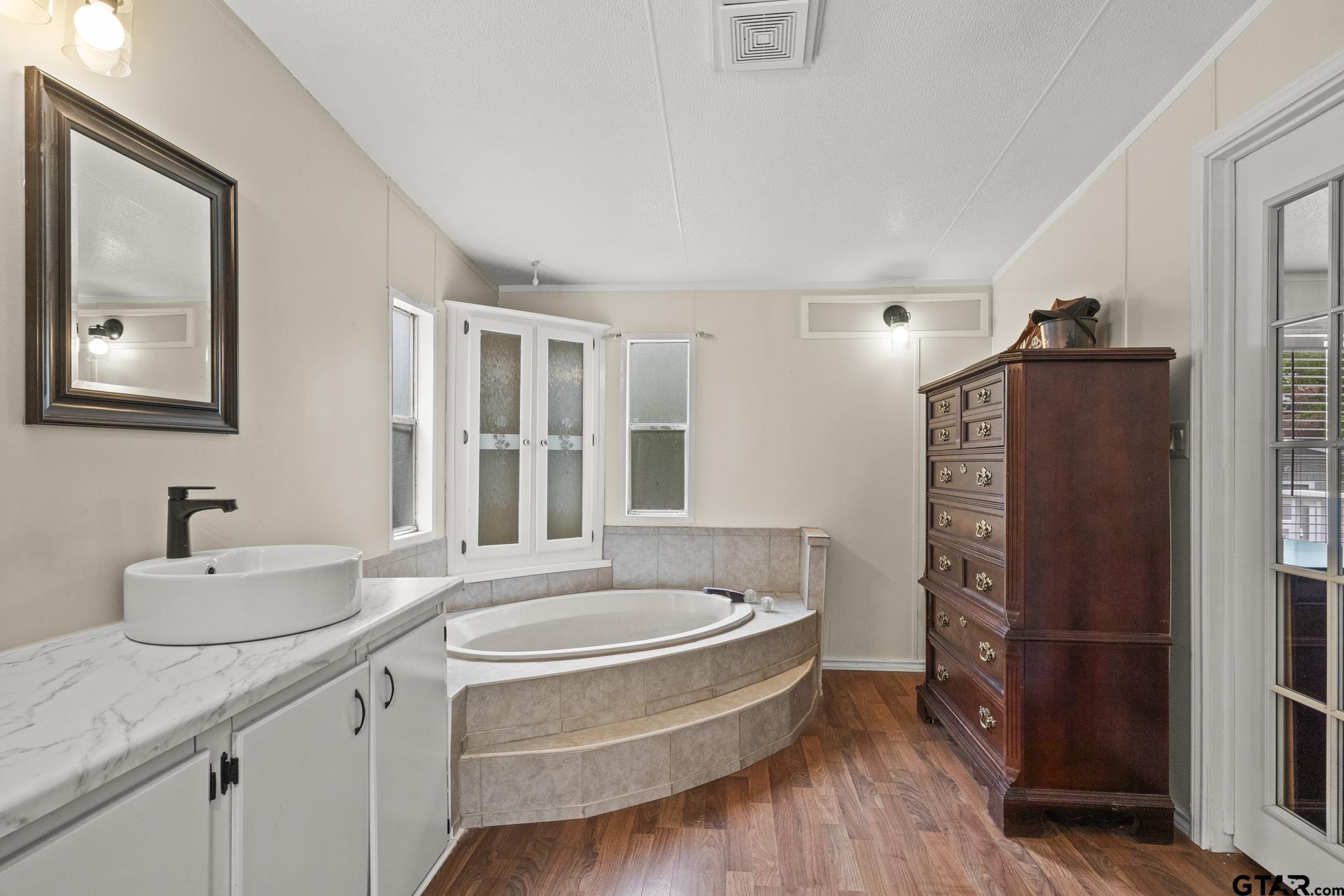 327 Private Road 52436