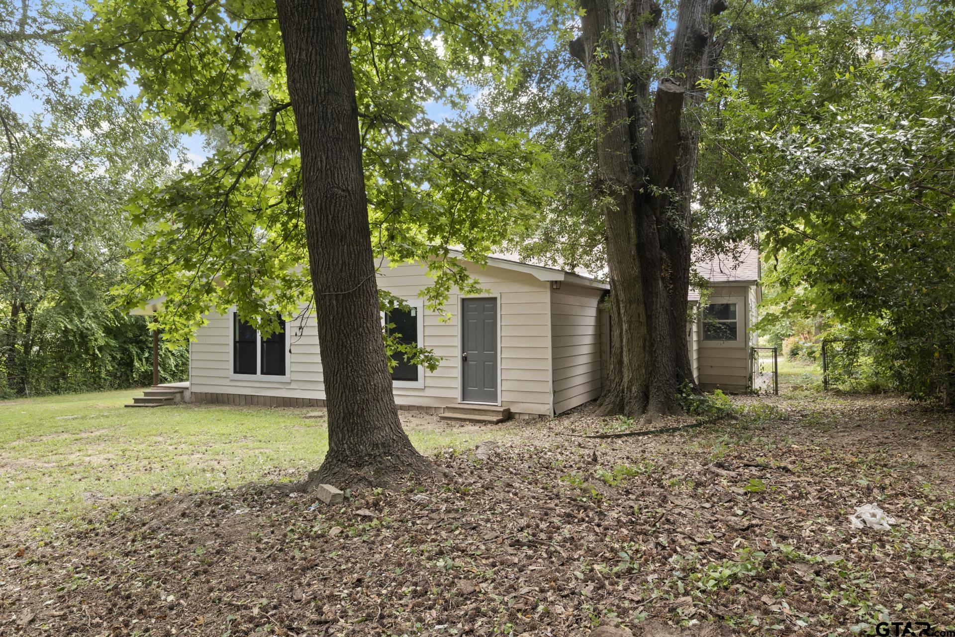 1102 W 12th